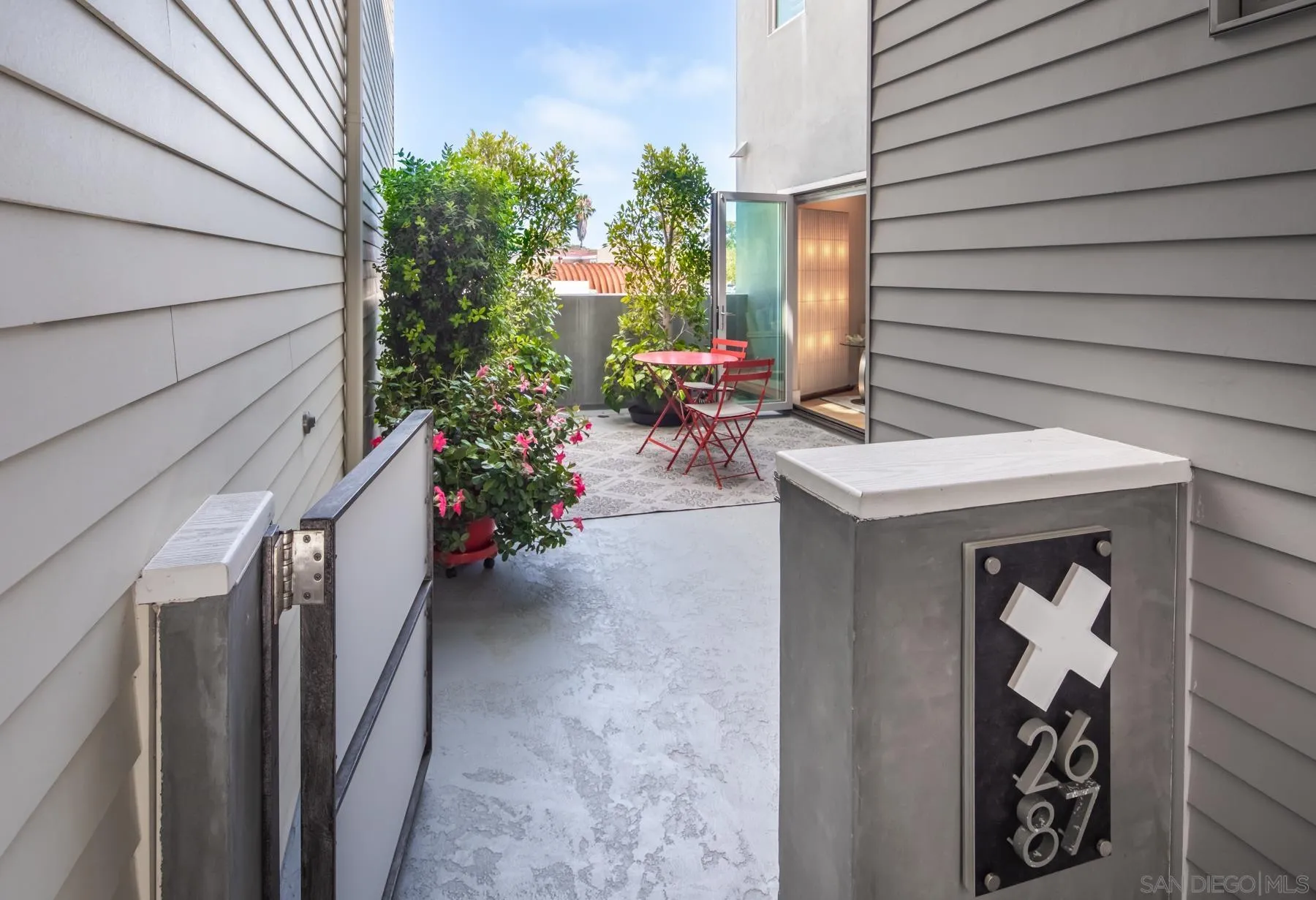 Photo #3: 250022752 Listing 
