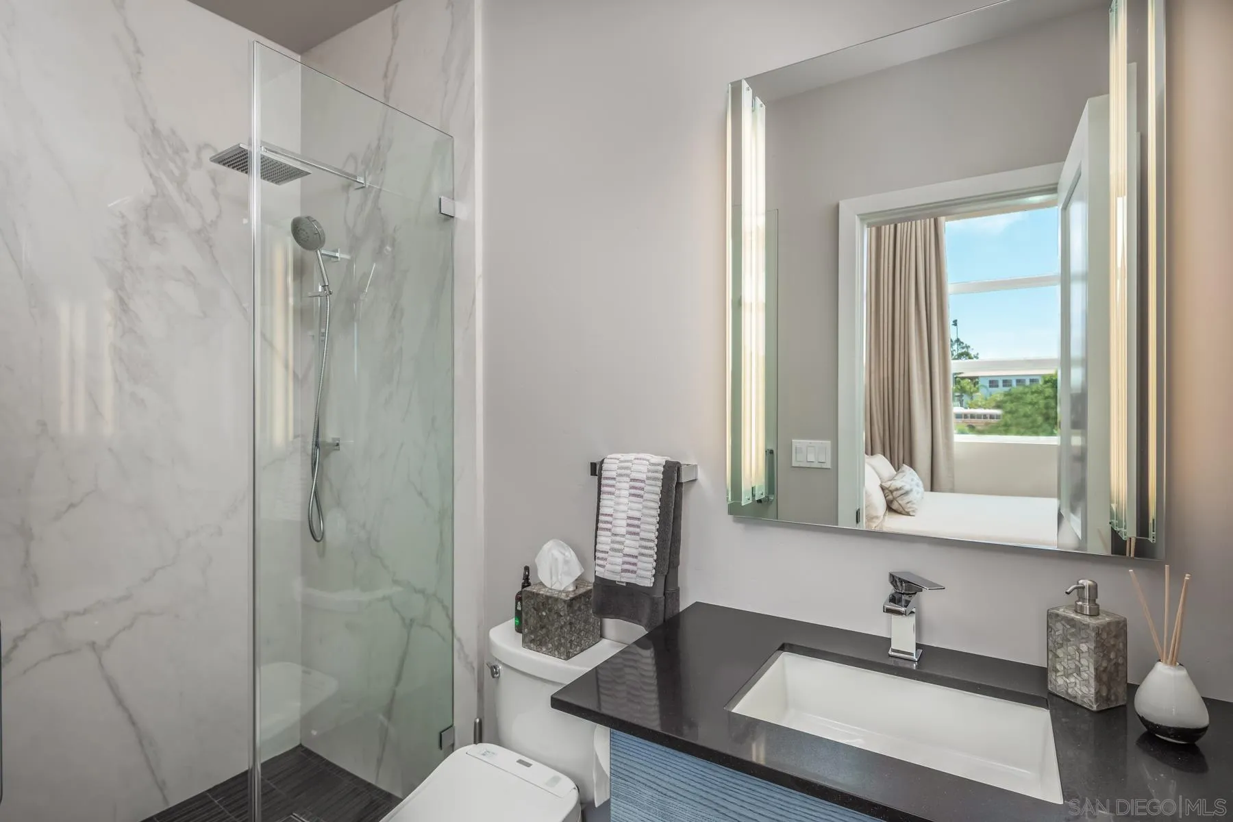 https://cdn.realtyfeed.com/cdn/127/250022752/ddb80c0cd6e956032bbfa623f3544d18.webp