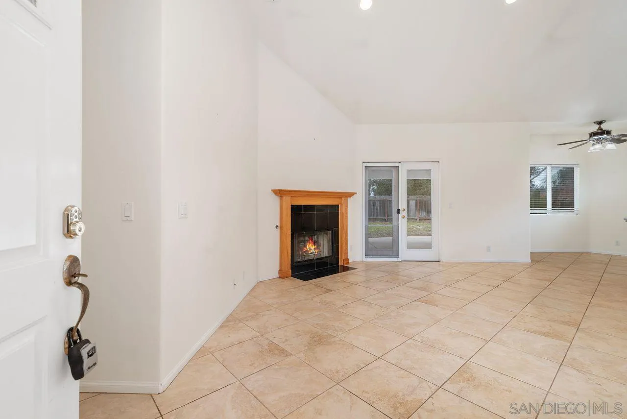 https://cdn.realtyfeed.com/cdn/127/250022807/0ff8aabf6f82ecab695f83d9fd1ab8f2.webp