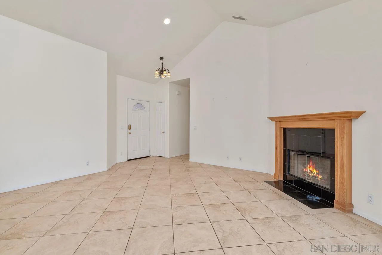 https://cdn.realtyfeed.com/cdn/127/250022807/a8df8dbe30a0e0e7b1c183a41ae08bfb.webp
