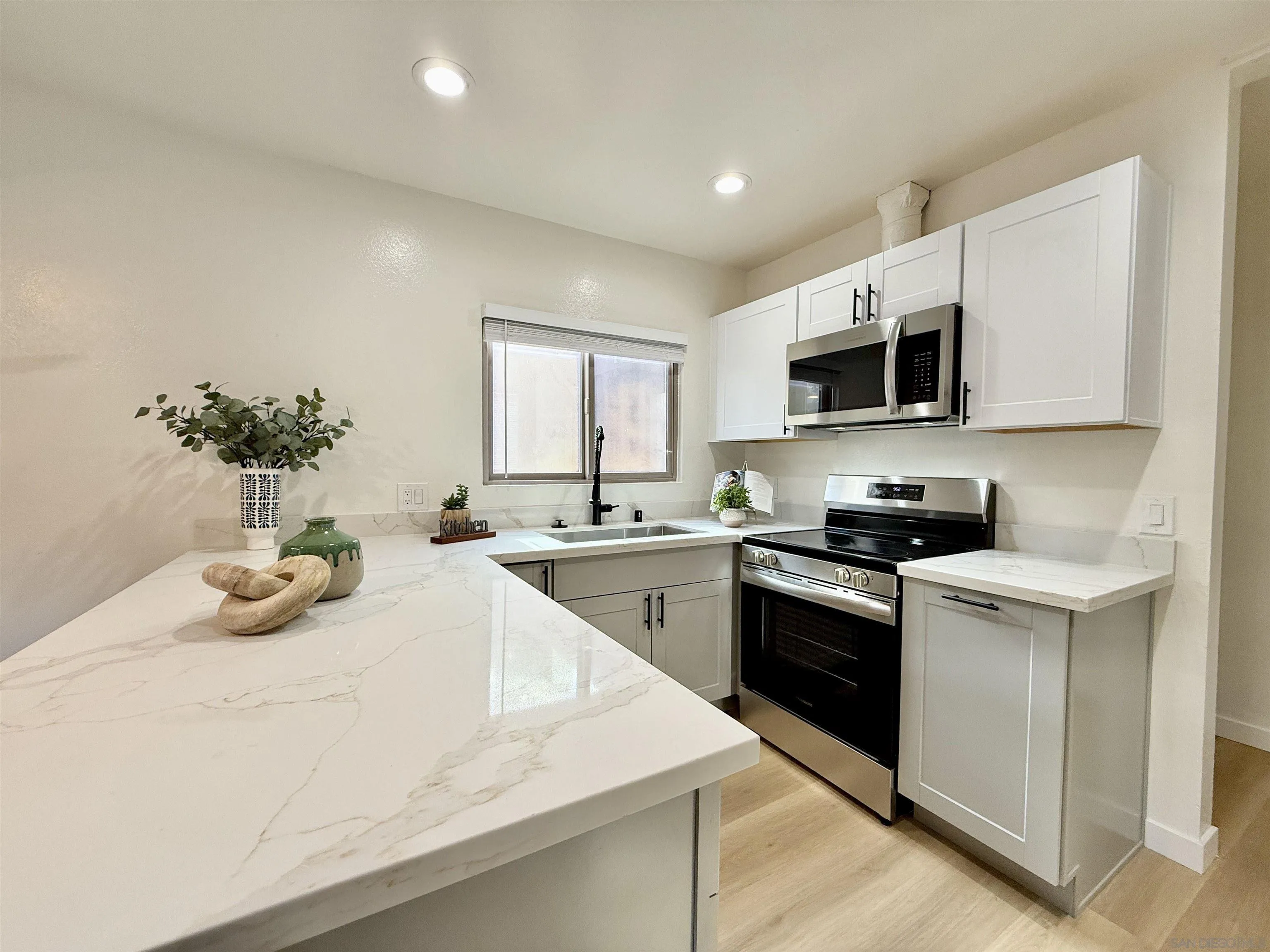 Photo #4: 250022819 Listing 