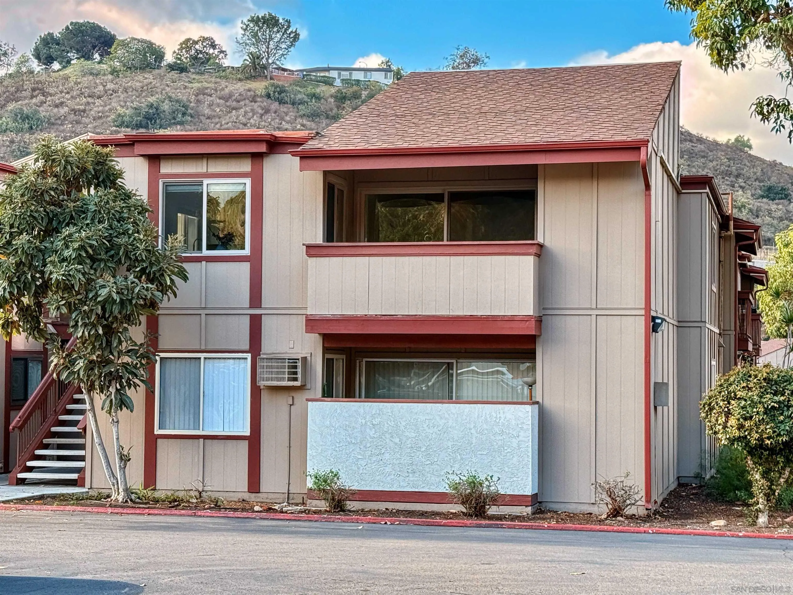 Photo #2: 250022819 Listing 