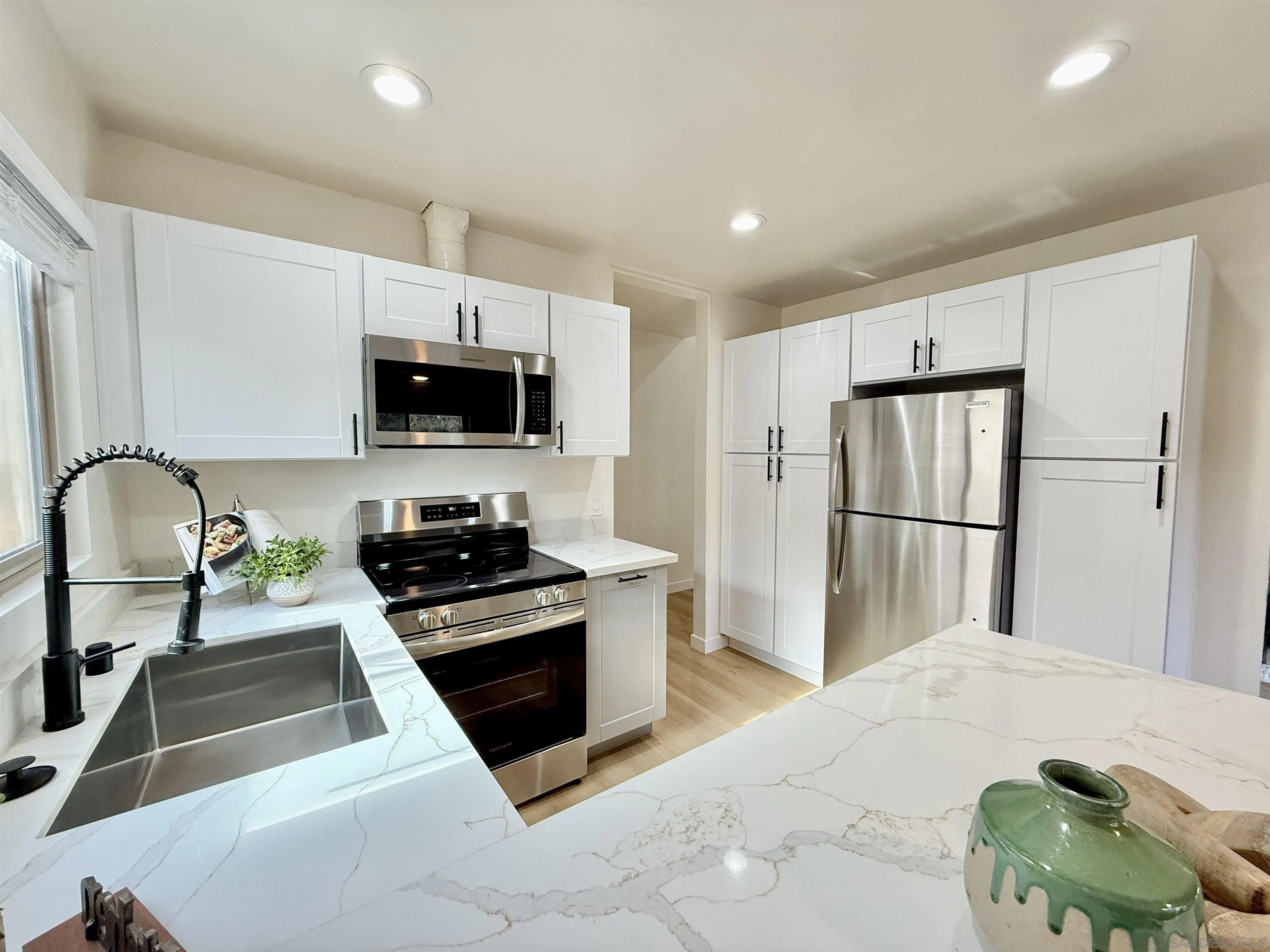 Photo #5: 250022819 Listing 