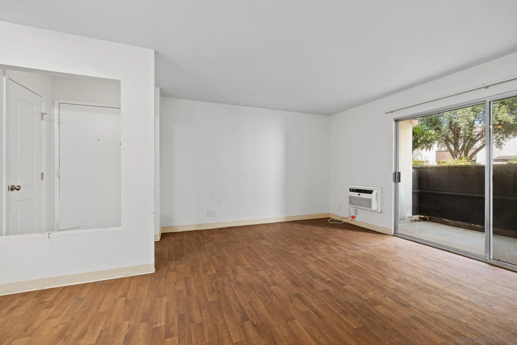 Photo #4: 250022837 Listing 