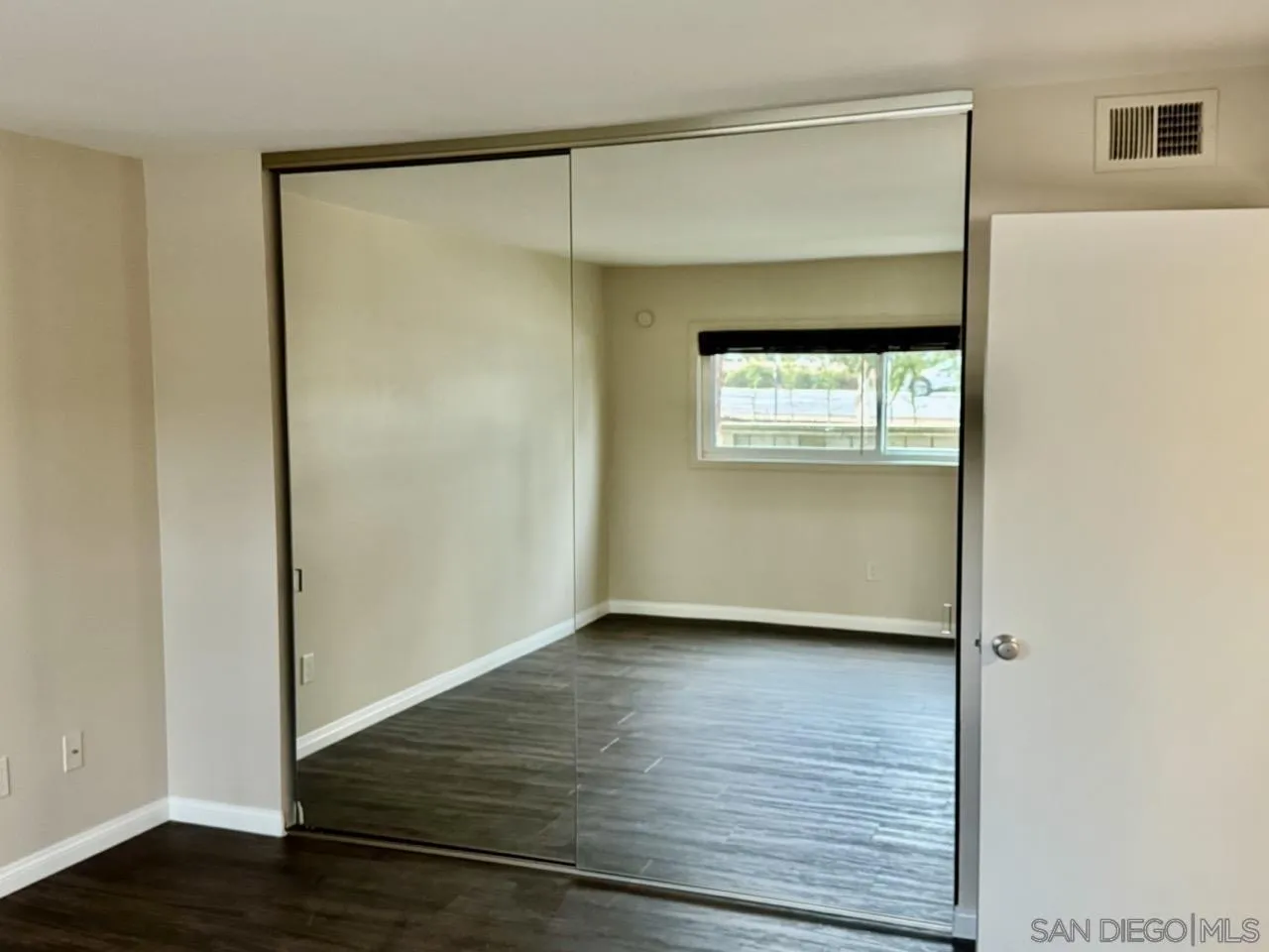 Photo #6: 250022847 Listing 