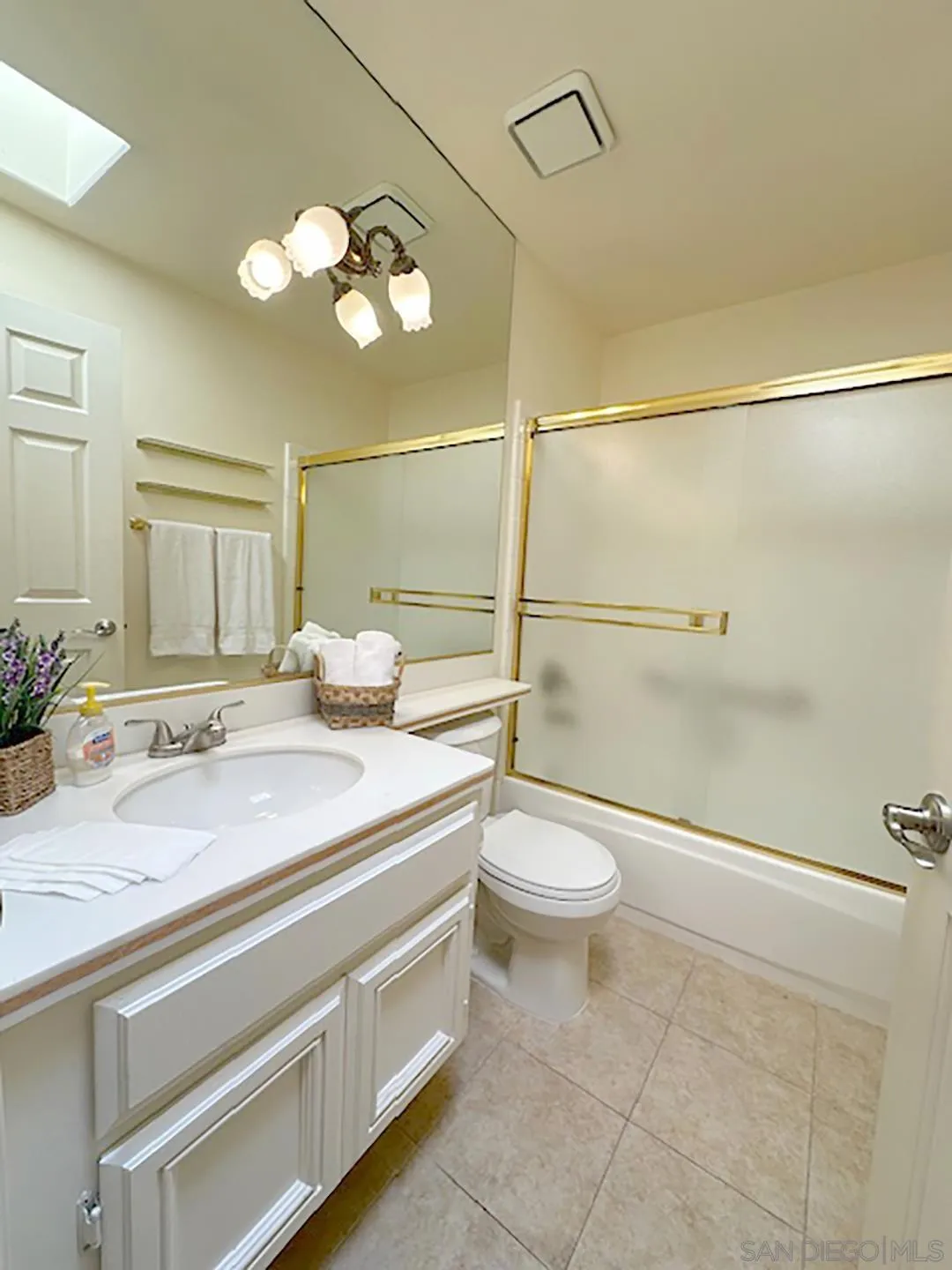 Photo #6: 250022855 Listing 