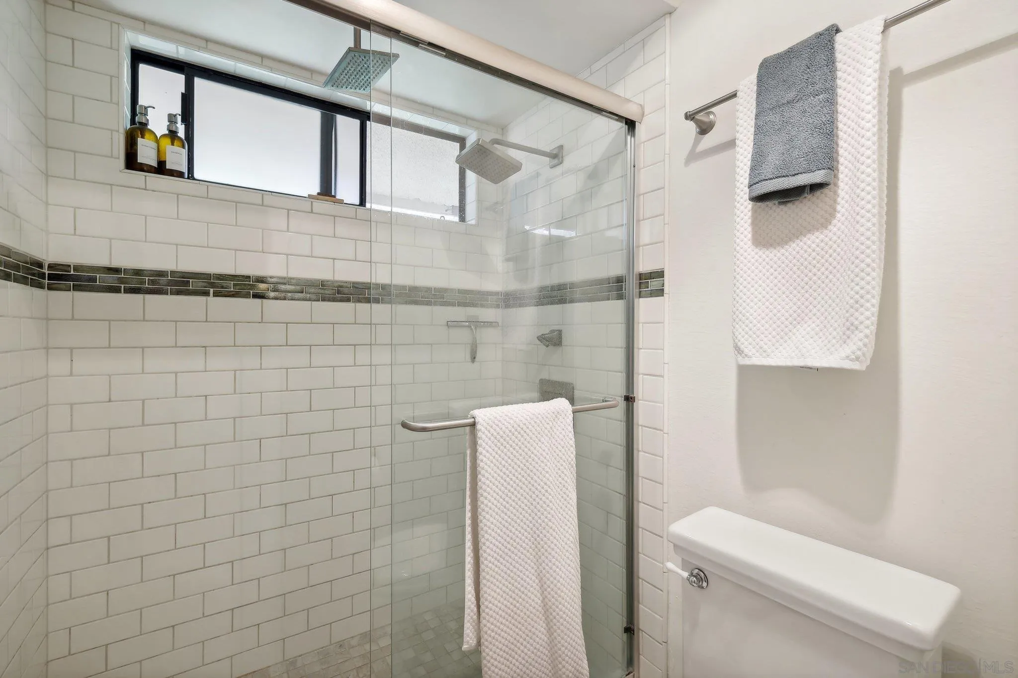 Photo #24: 250022869 Listing: Photo #24