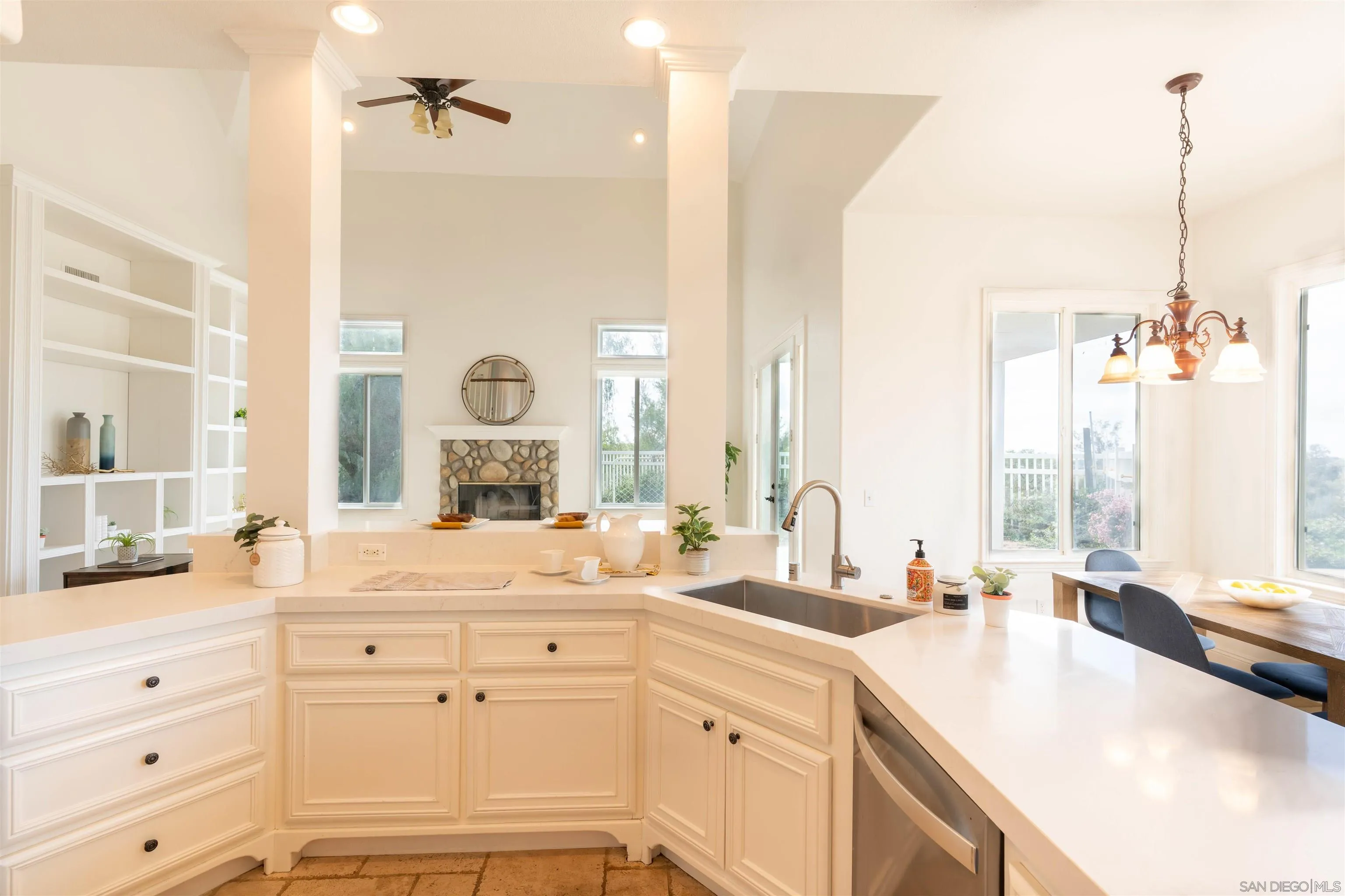 https://cdn.realtyfeed.com/cdn/127/250022901/06f58e6b46d82d60813a53507c30ac1b.webp