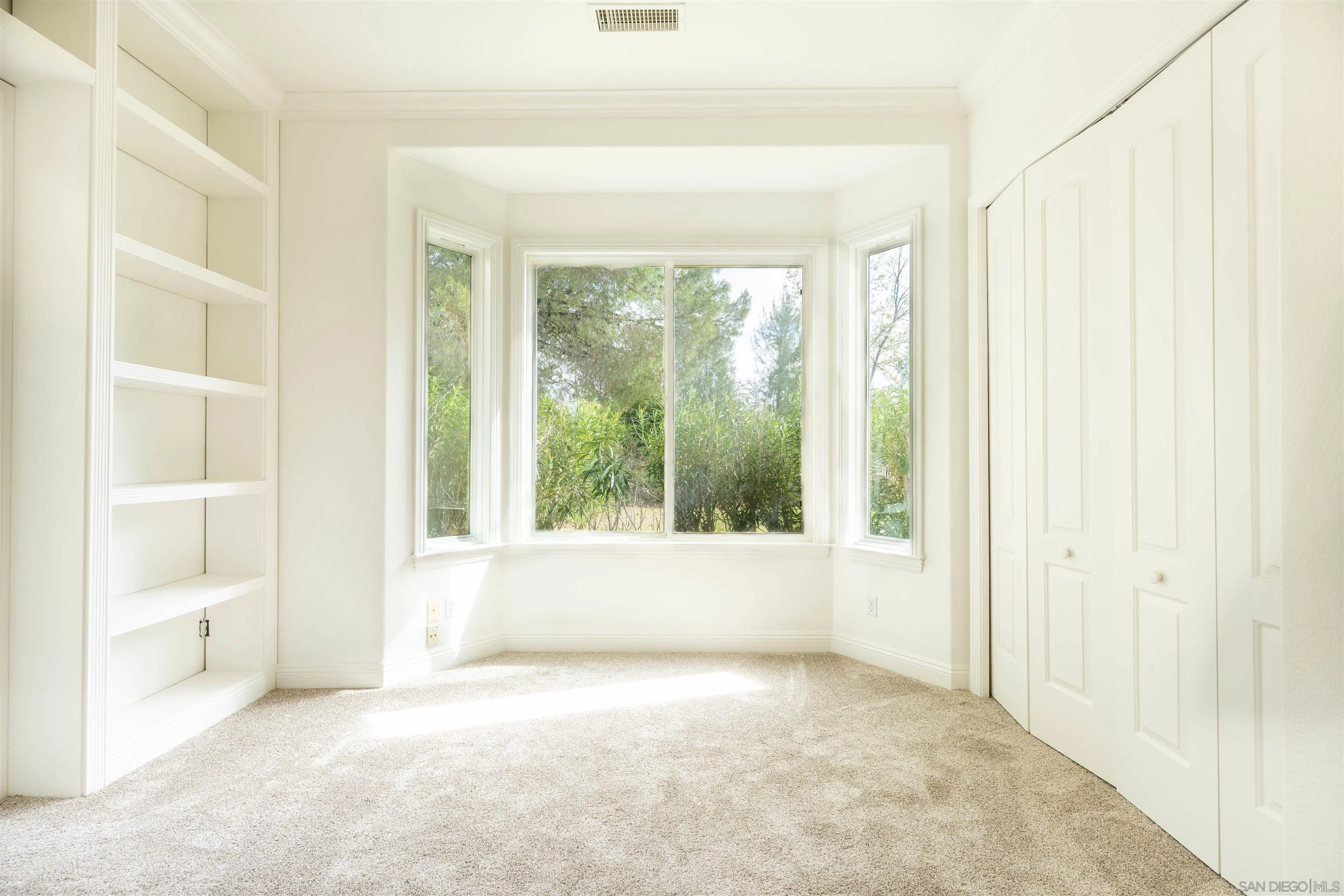 https://cdn.realtyfeed.com/cdn/127/250022901/6bd0f375ba8cc544778530e84a7dd807.webp