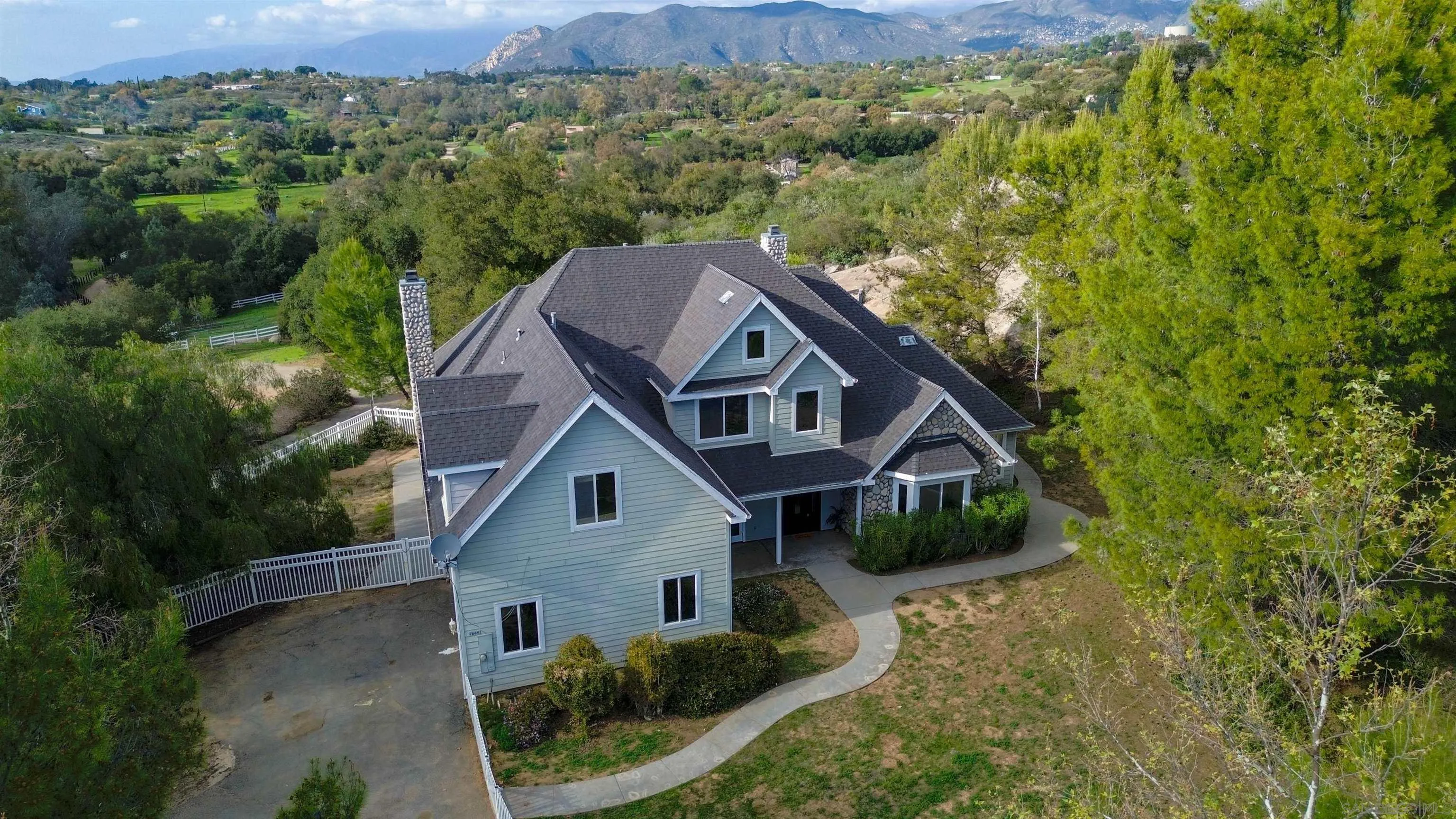 https://cdn.realtyfeed.com/cdn/127/250022901/a720eeb0f807d4a0af15017ac8c8ae6e.webp