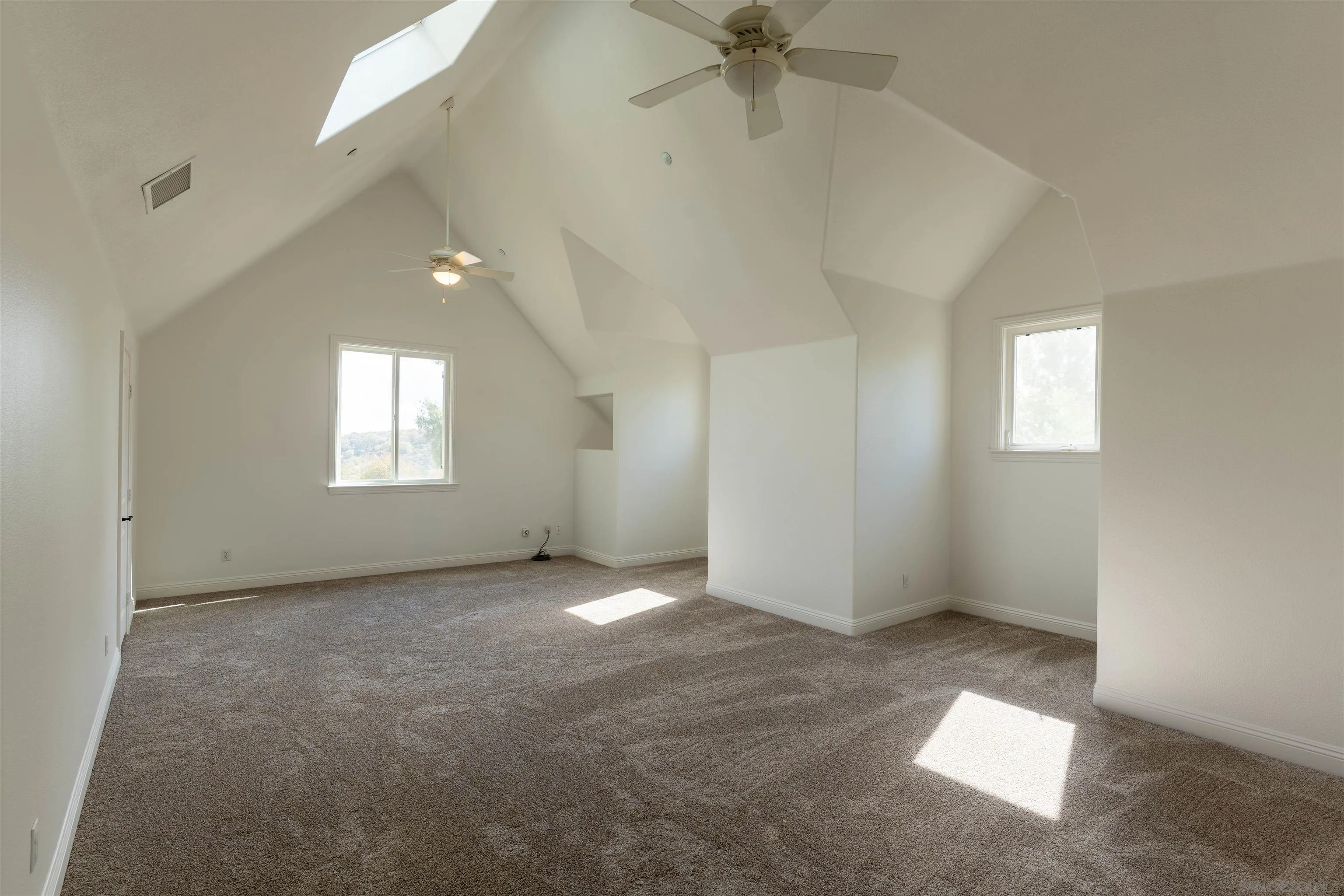 https://cdn.realtyfeed.com/cdn/127/250022901/b72ff86f5cfb4092ba03a3cd2bb2f2ab.webp
