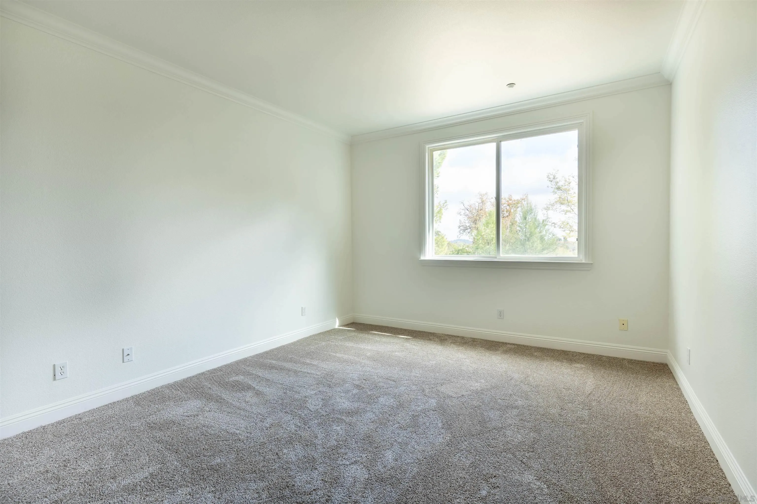 https://cdn.realtyfeed.com/cdn/127/250022901/e15d413cd02699544984e9d007608dc0.webp