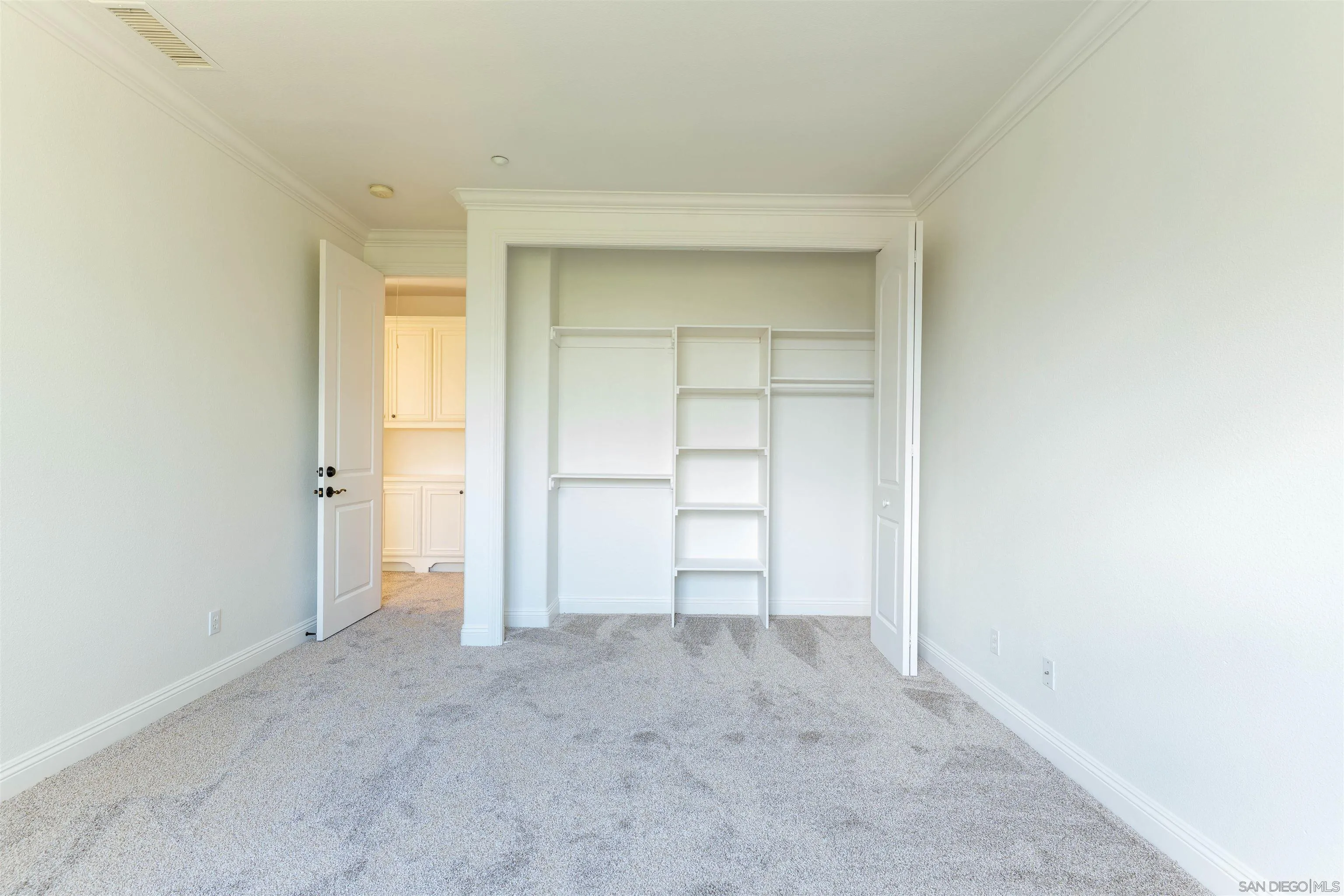 https://cdn.realtyfeed.com/cdn/127/250022901/ea856fbe4eab31a9d8f12aeb427d7b22.webp