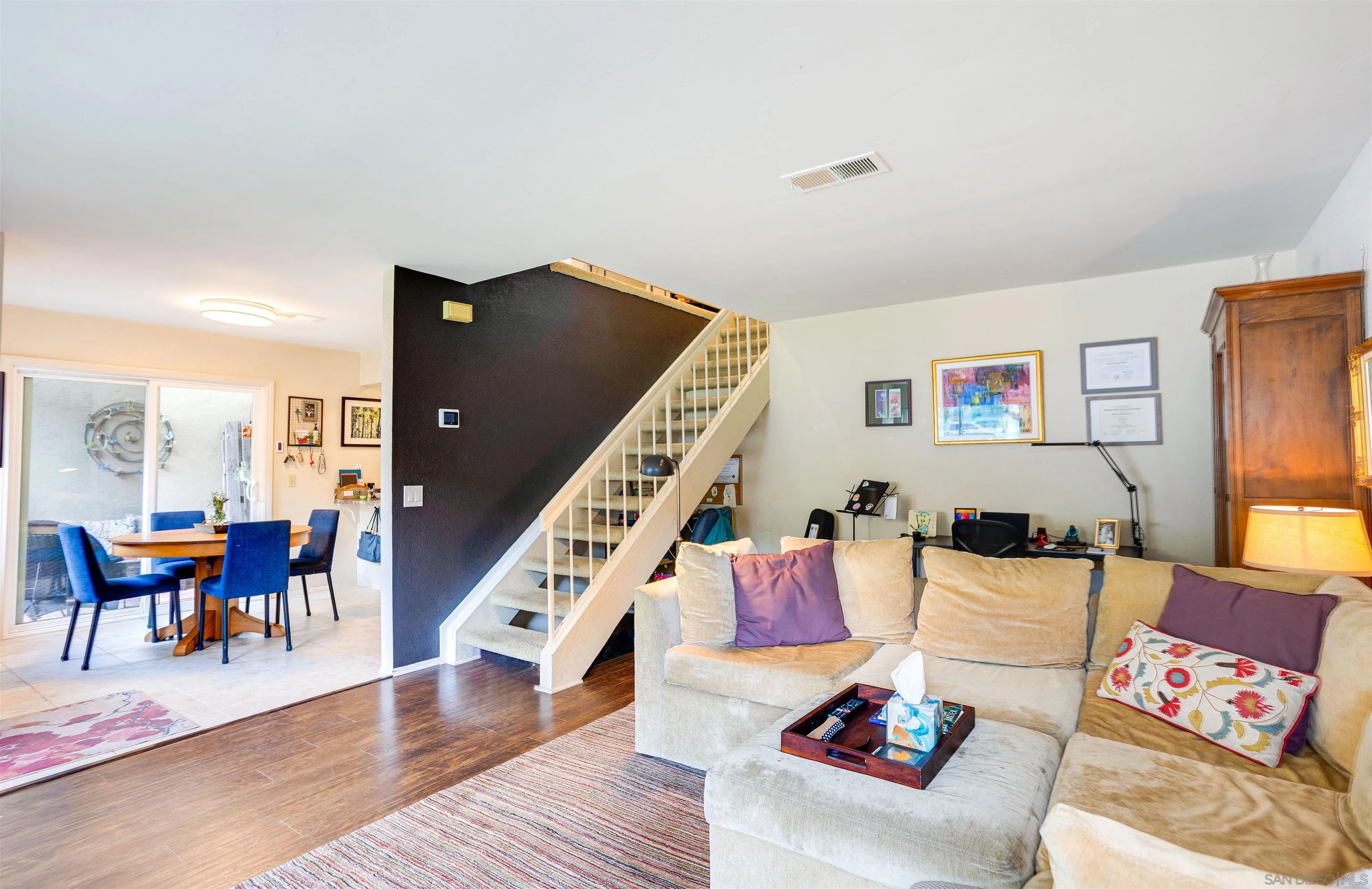 Photo #2: 250022908 Listing 