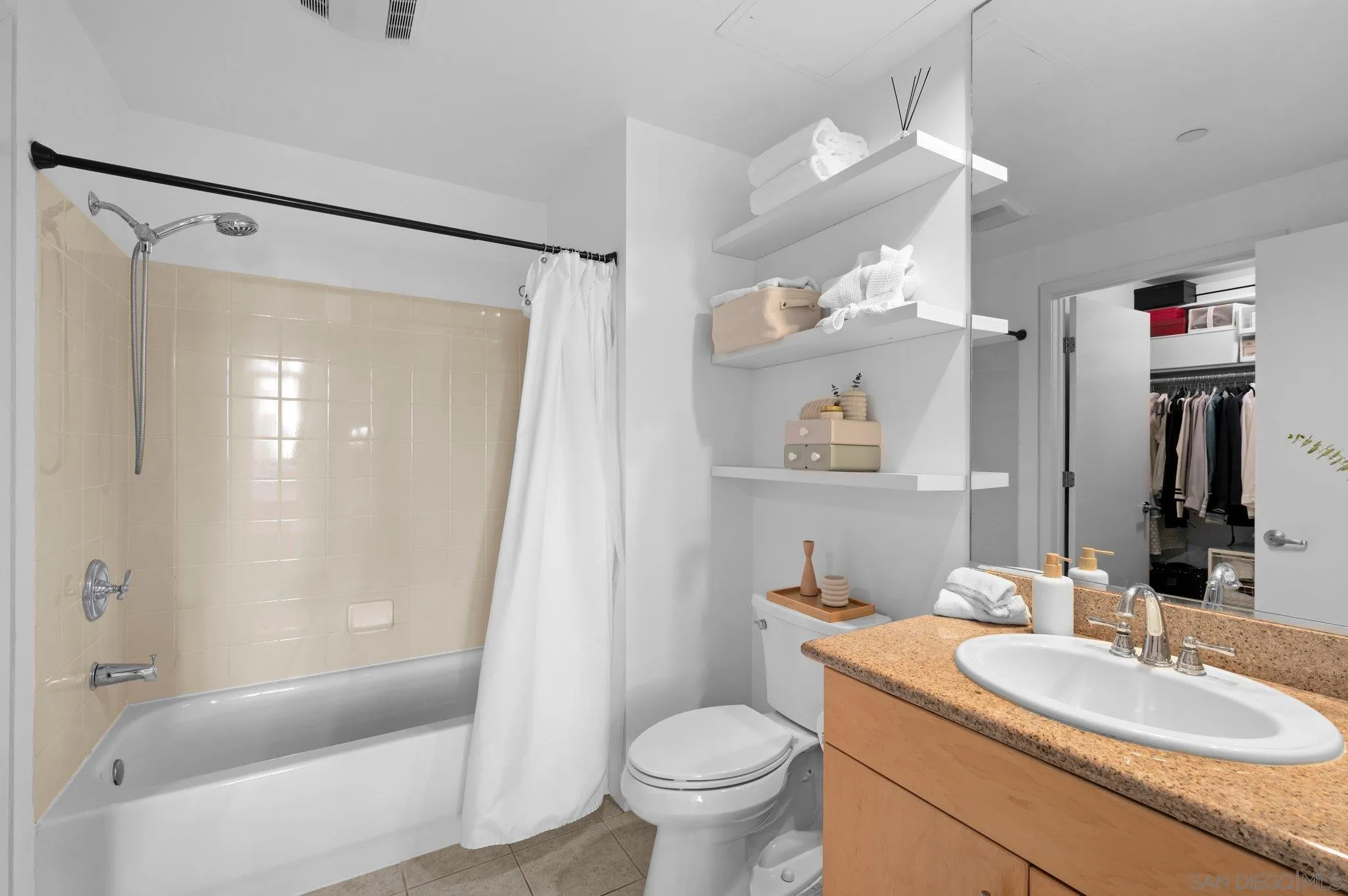 Photo #26: 250022921 Listing: Photo #26