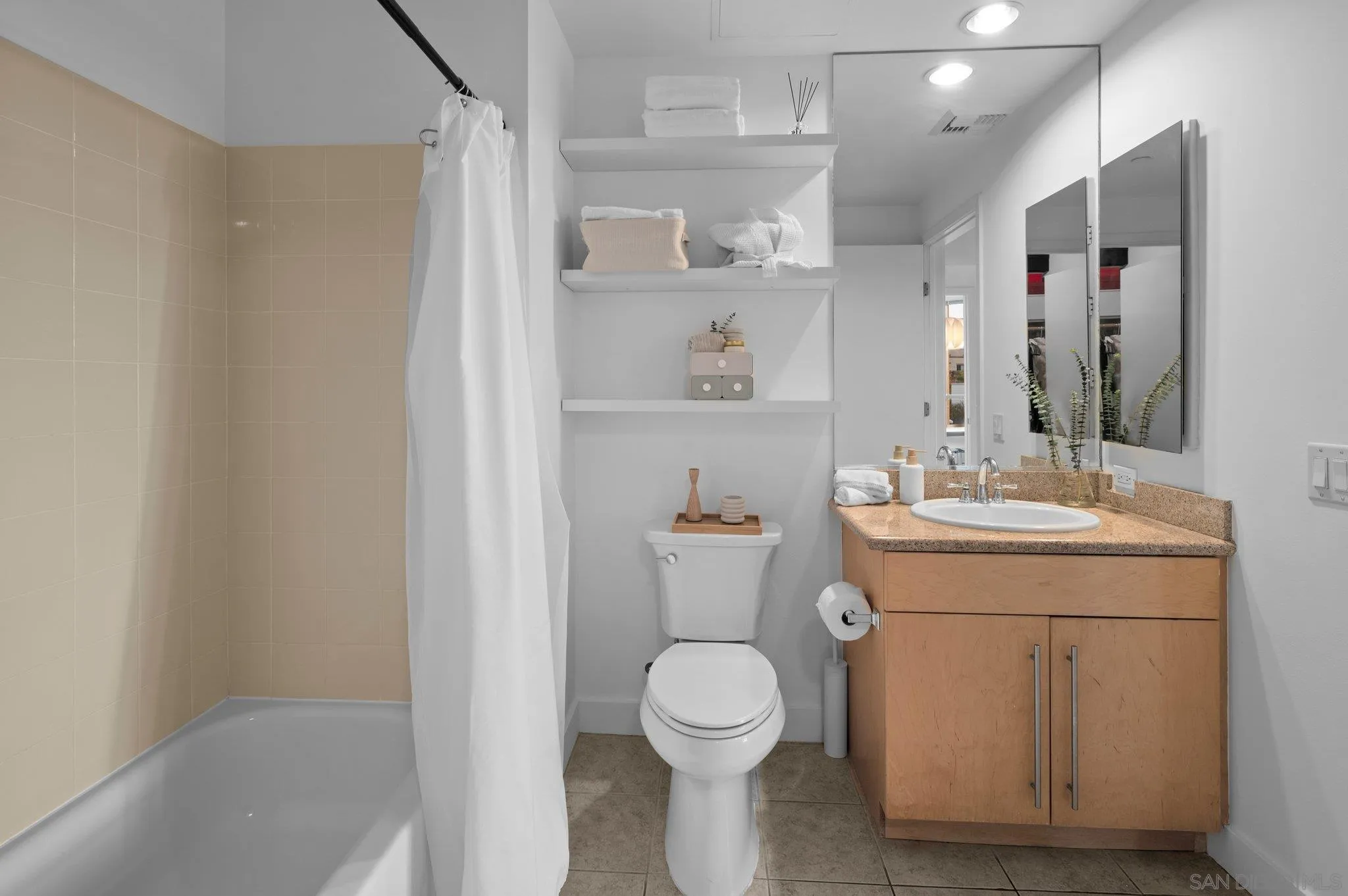 Photo #27: 250022921 Listing: Photo #27