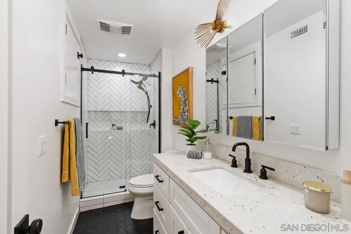 Photo #21: 250022970 Listing: Photo #21