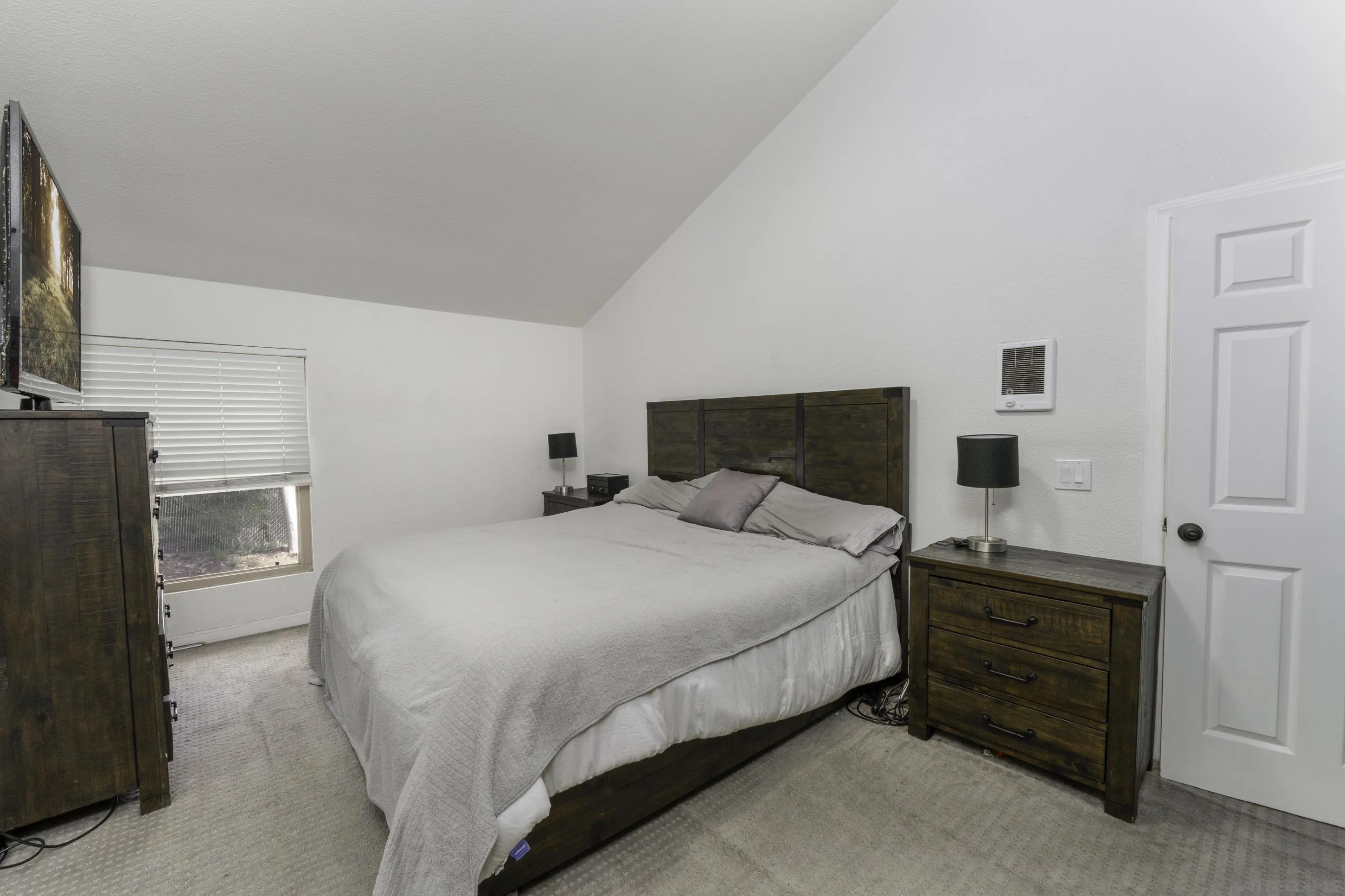 Photo #2: 250022988 Listing 