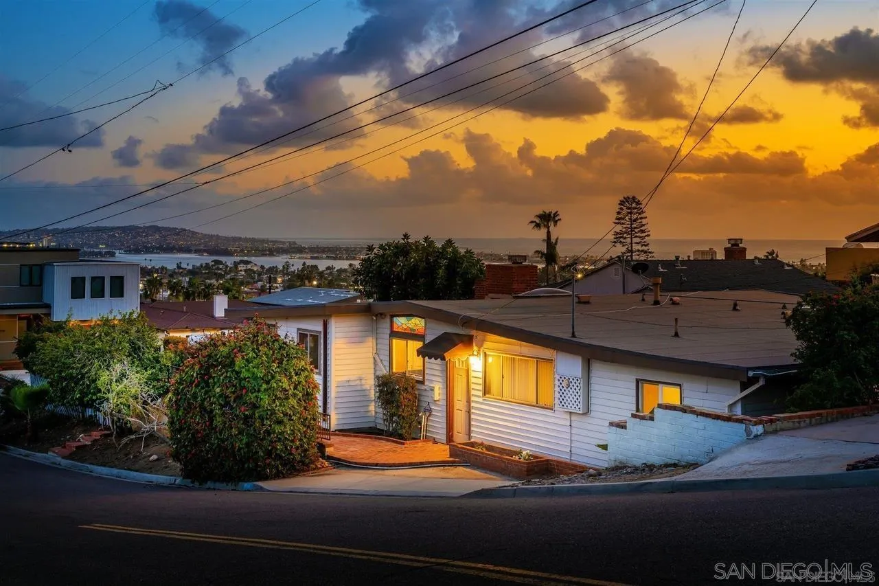 2105 Harbour Heights Rd, San Diego, CA, 92109