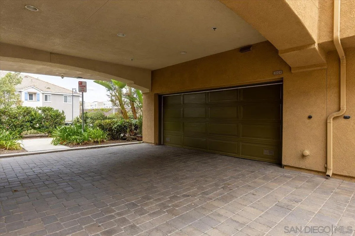 Photo #5: 250023022 Listing 