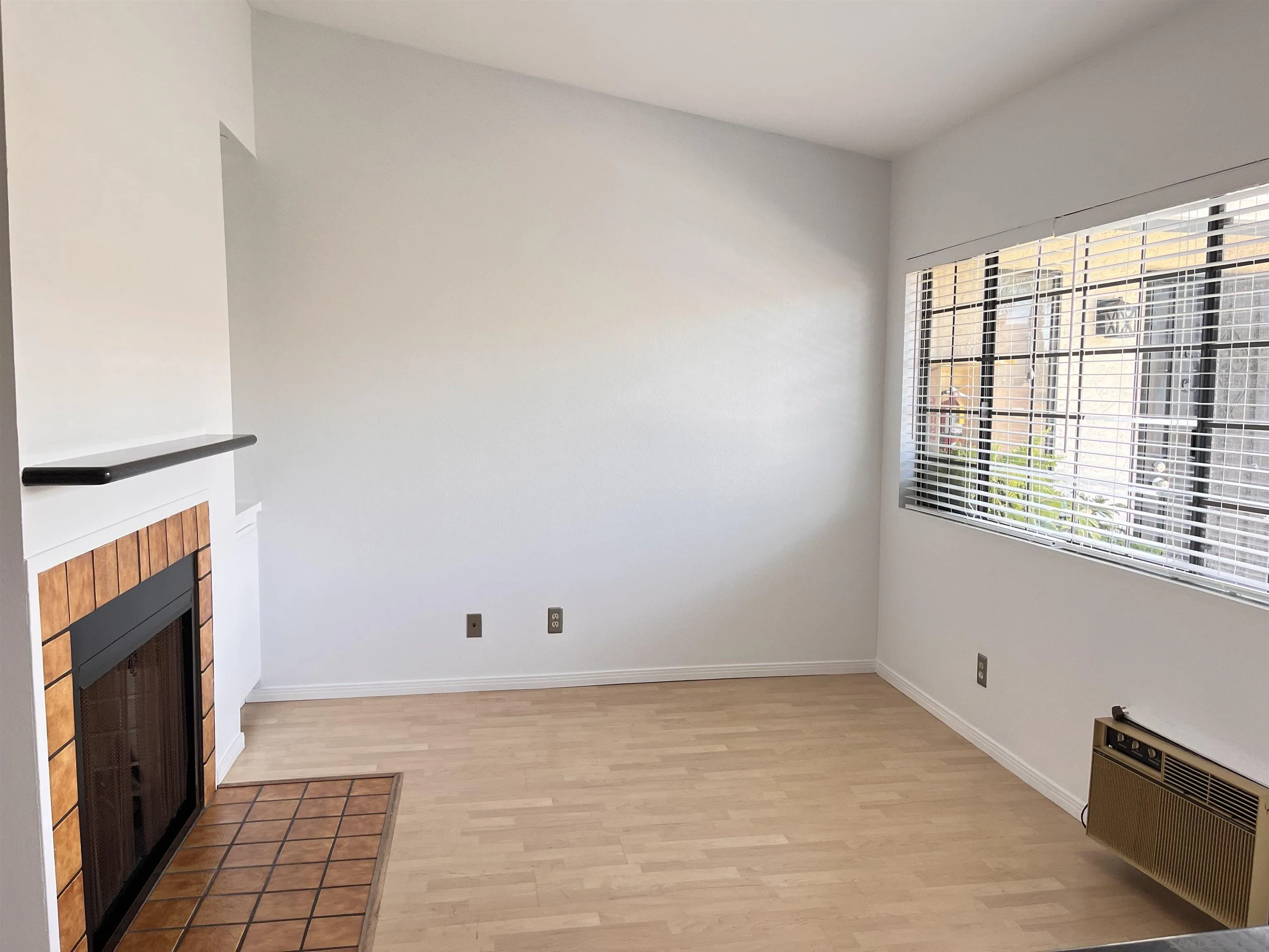 https://cdn.realtyfeed.com/cdn/127/250023048/1454d88e6e864262777ca02407469686.webp