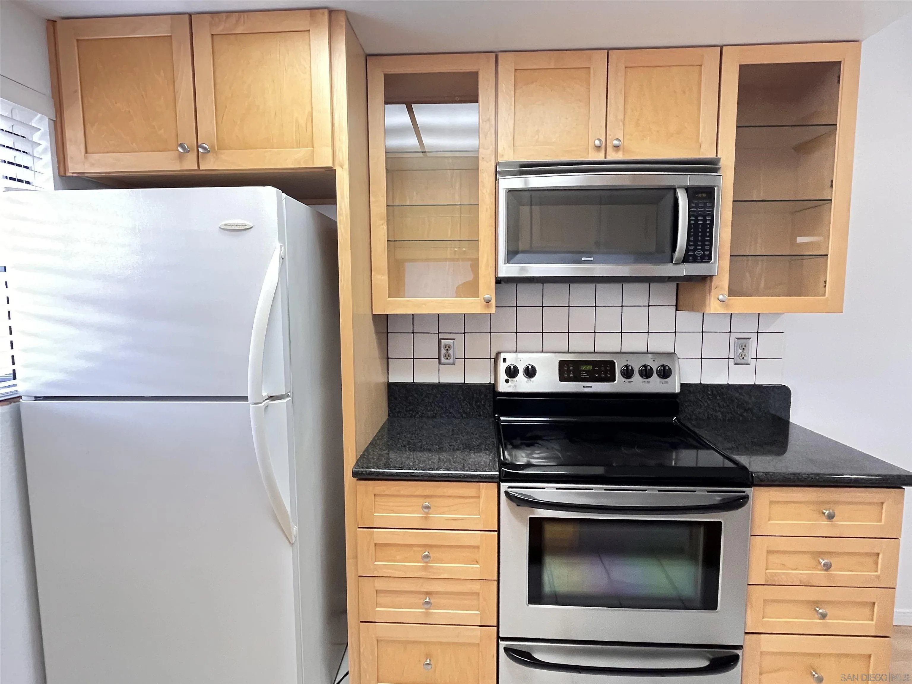 https://cdn.realtyfeed.com/cdn/127/250023048/2125c1d3b55dc768fcc7465af01029fb.webp