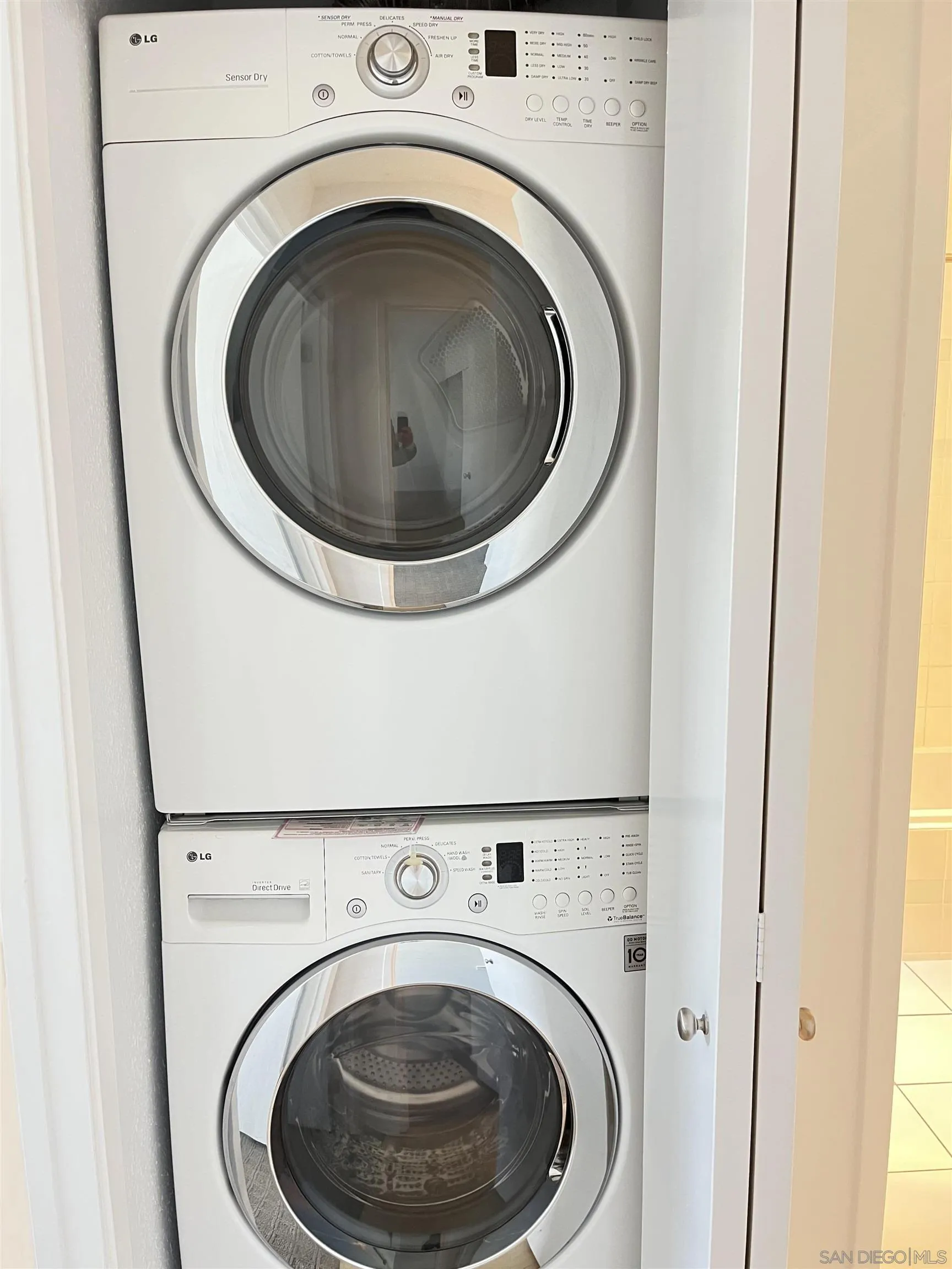 https://cdn.realtyfeed.com/cdn/127/250023048/62f63750a71b11bd4cf3d7fbfde80a3f.webp