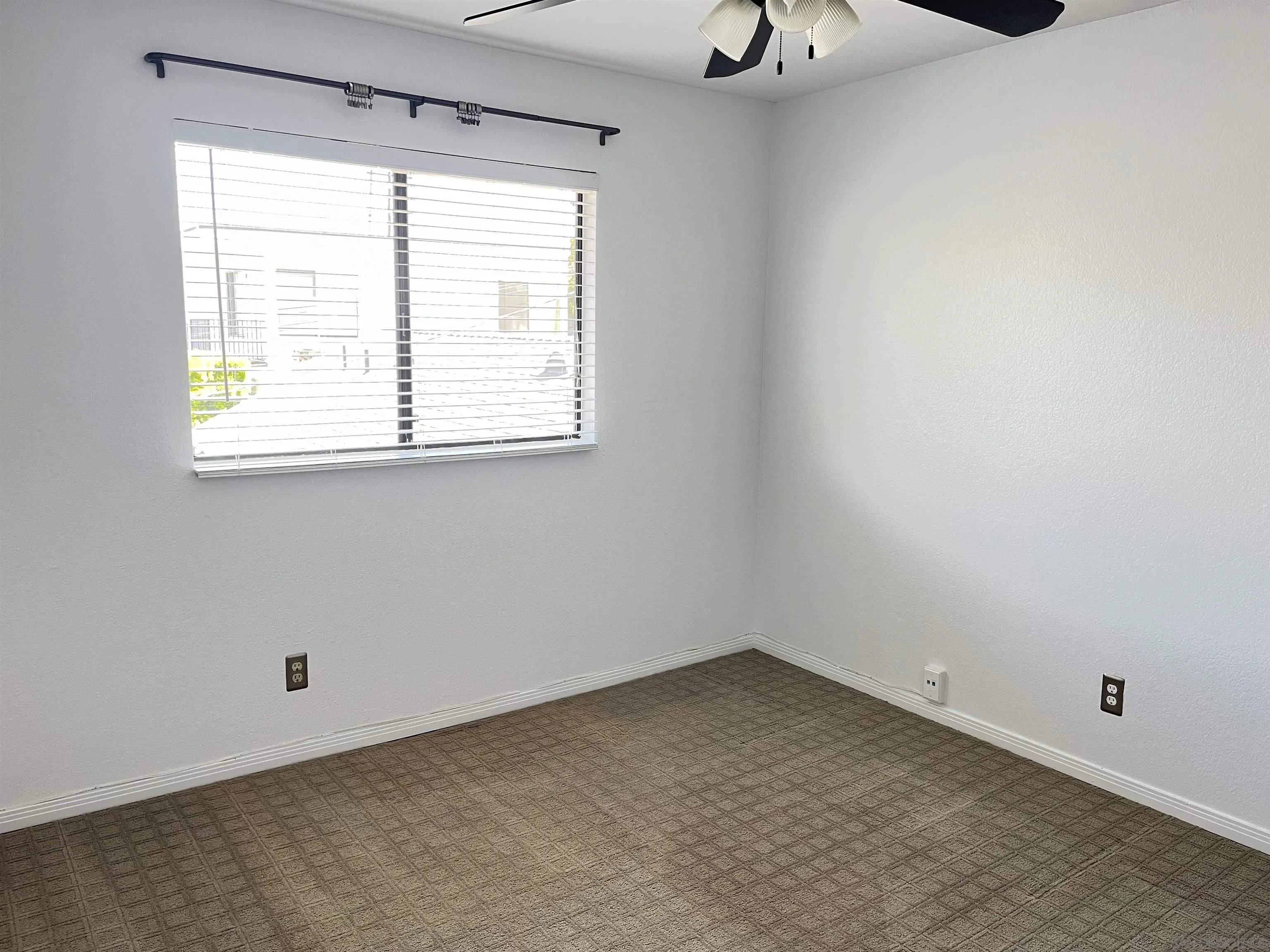 https://cdn.realtyfeed.com/cdn/127/250023048/8a8992bb1ef1a638b64d6a8ff3735139.webp