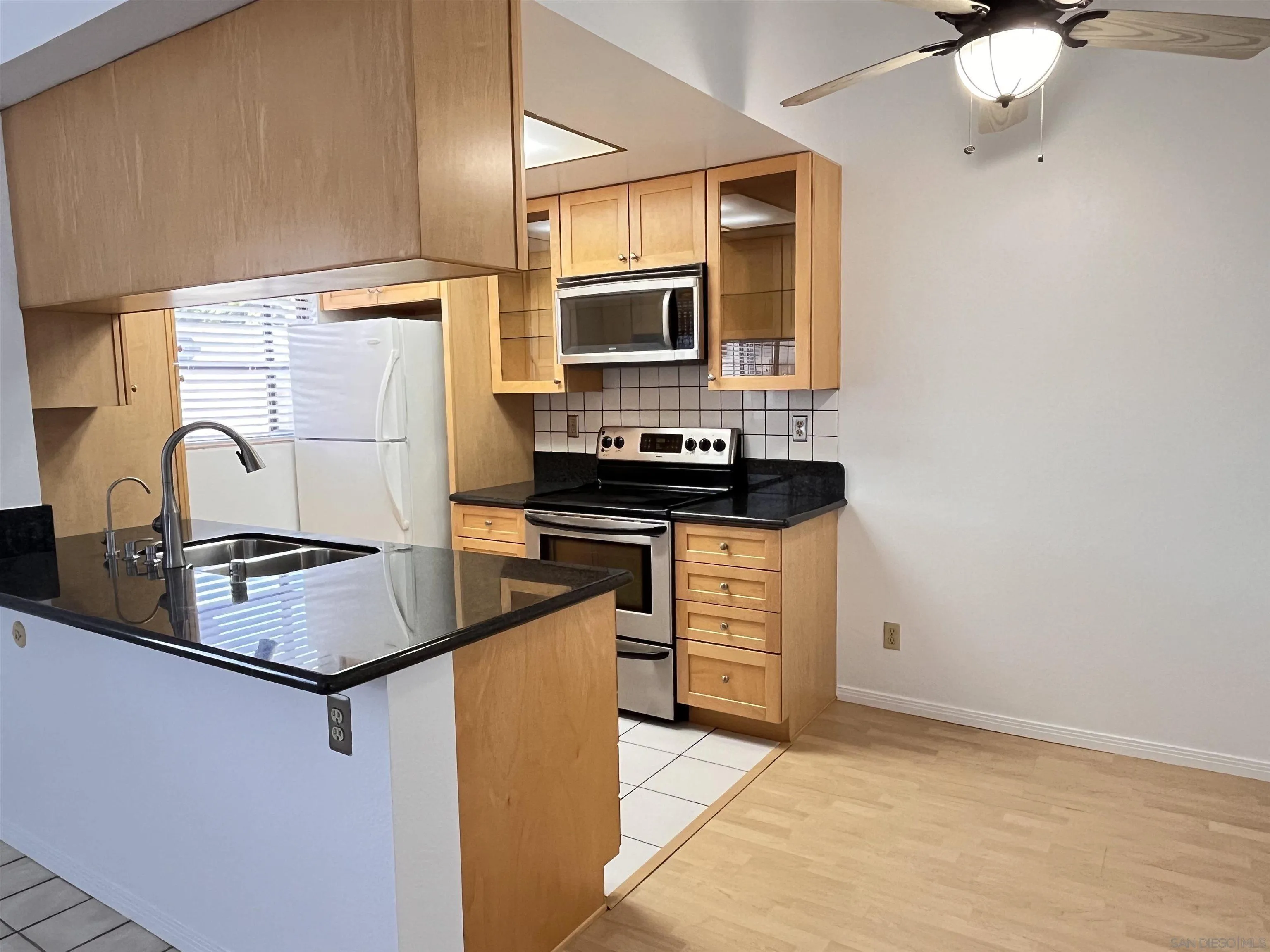 https://cdn.realtyfeed.com/cdn/127/250023048/98837e3b5c52646facffeef681216b8a.webp