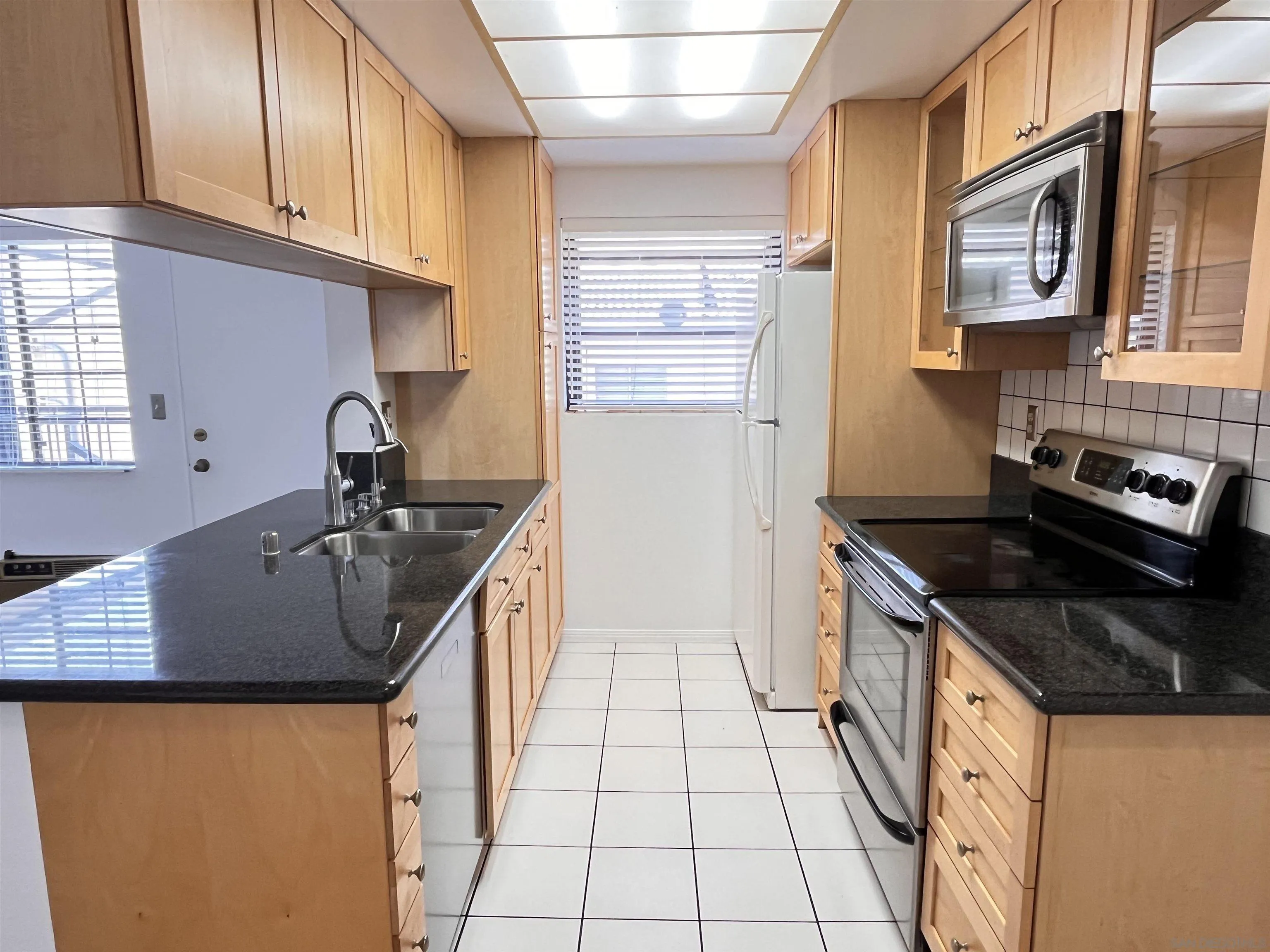 https://cdn.realtyfeed.com/cdn/127/250023048/a0b320f3442091cad06a590f48b0f007.webp
