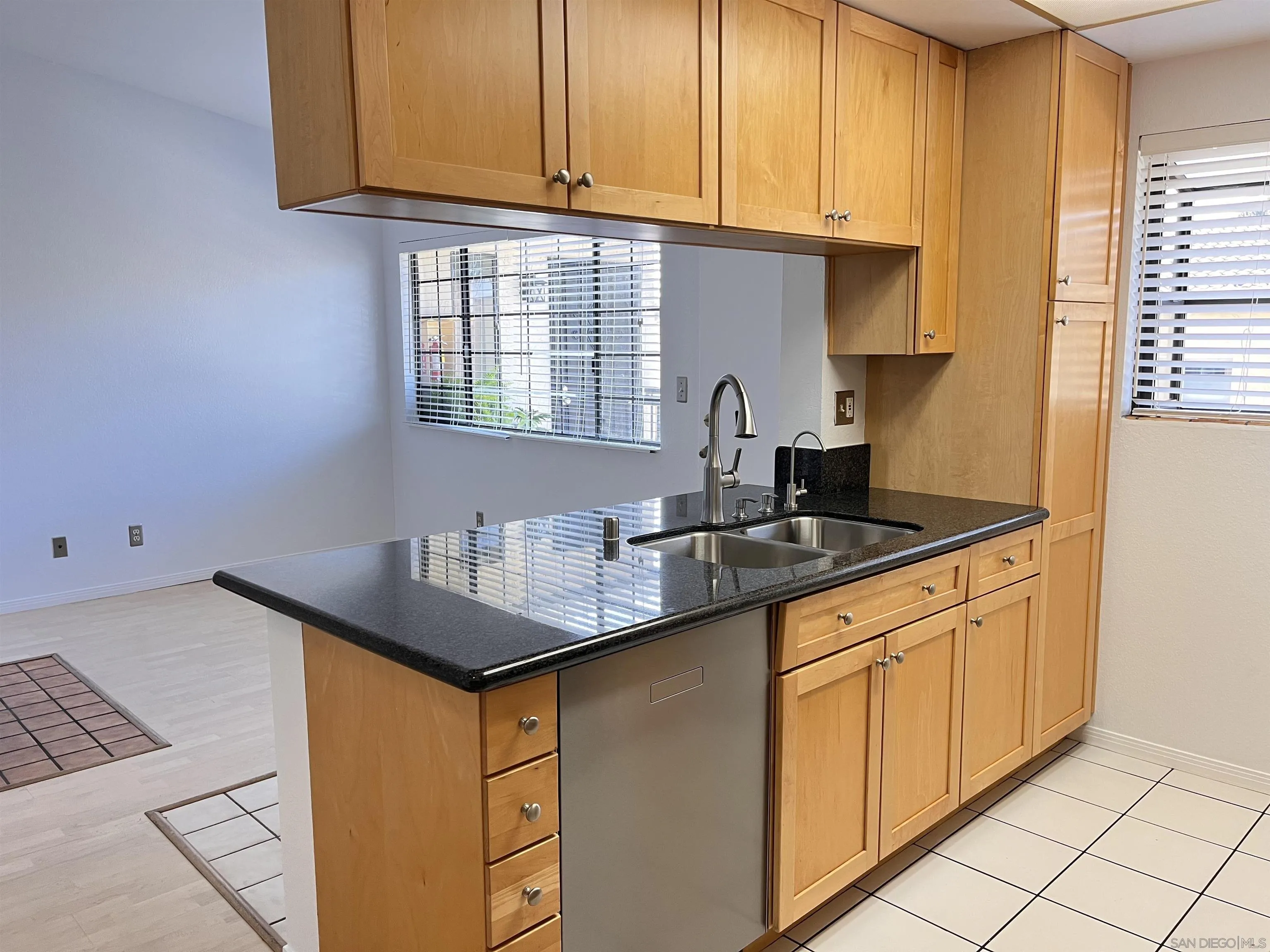 https://cdn.realtyfeed.com/cdn/127/250023048/f396b4aa1f6568c5df68612c311b7336.webp