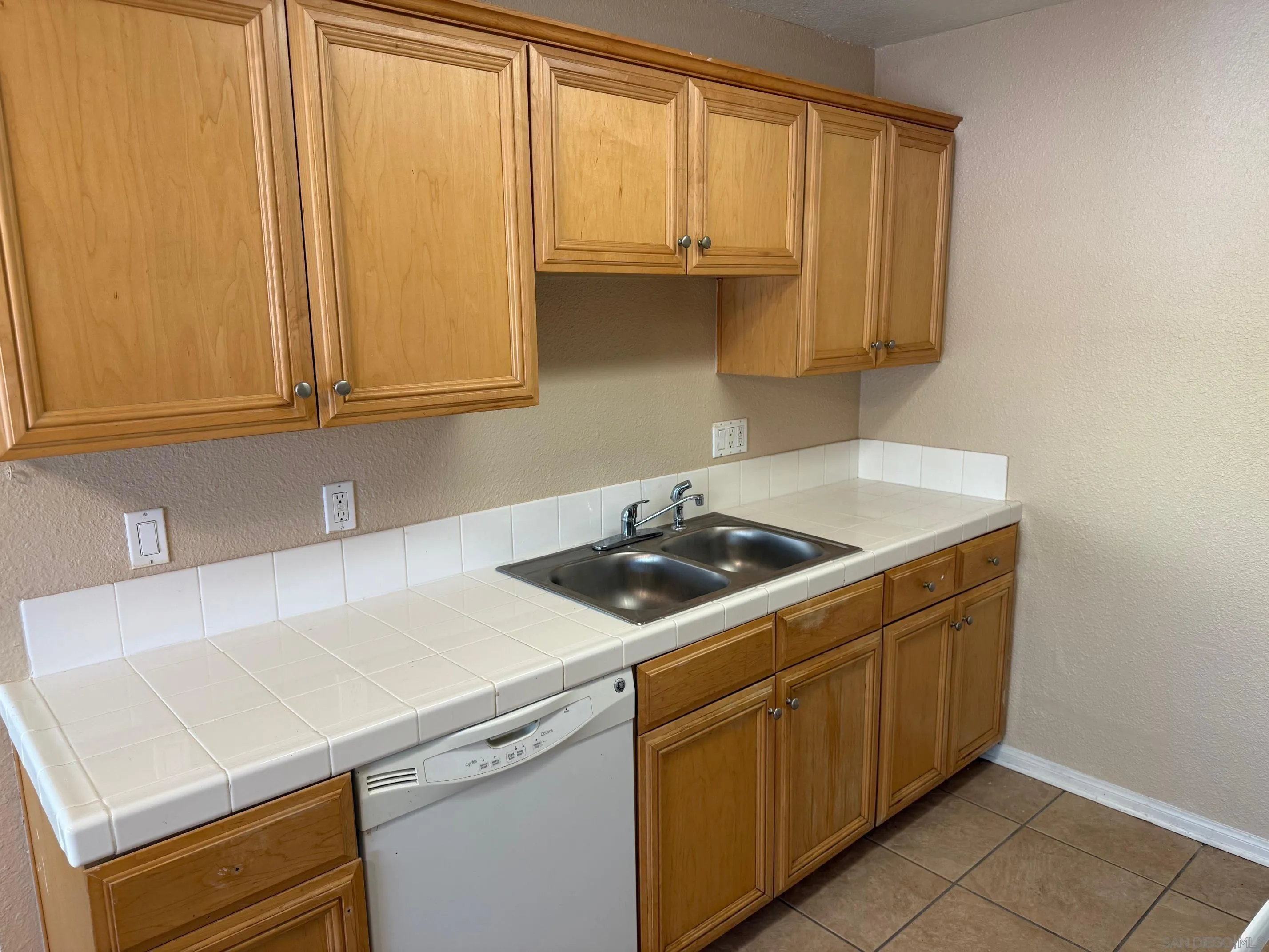 Photo #4: 250023055 Listing 