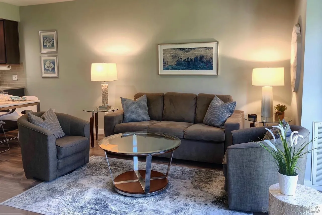 Photo #2: 250023058 Listing 