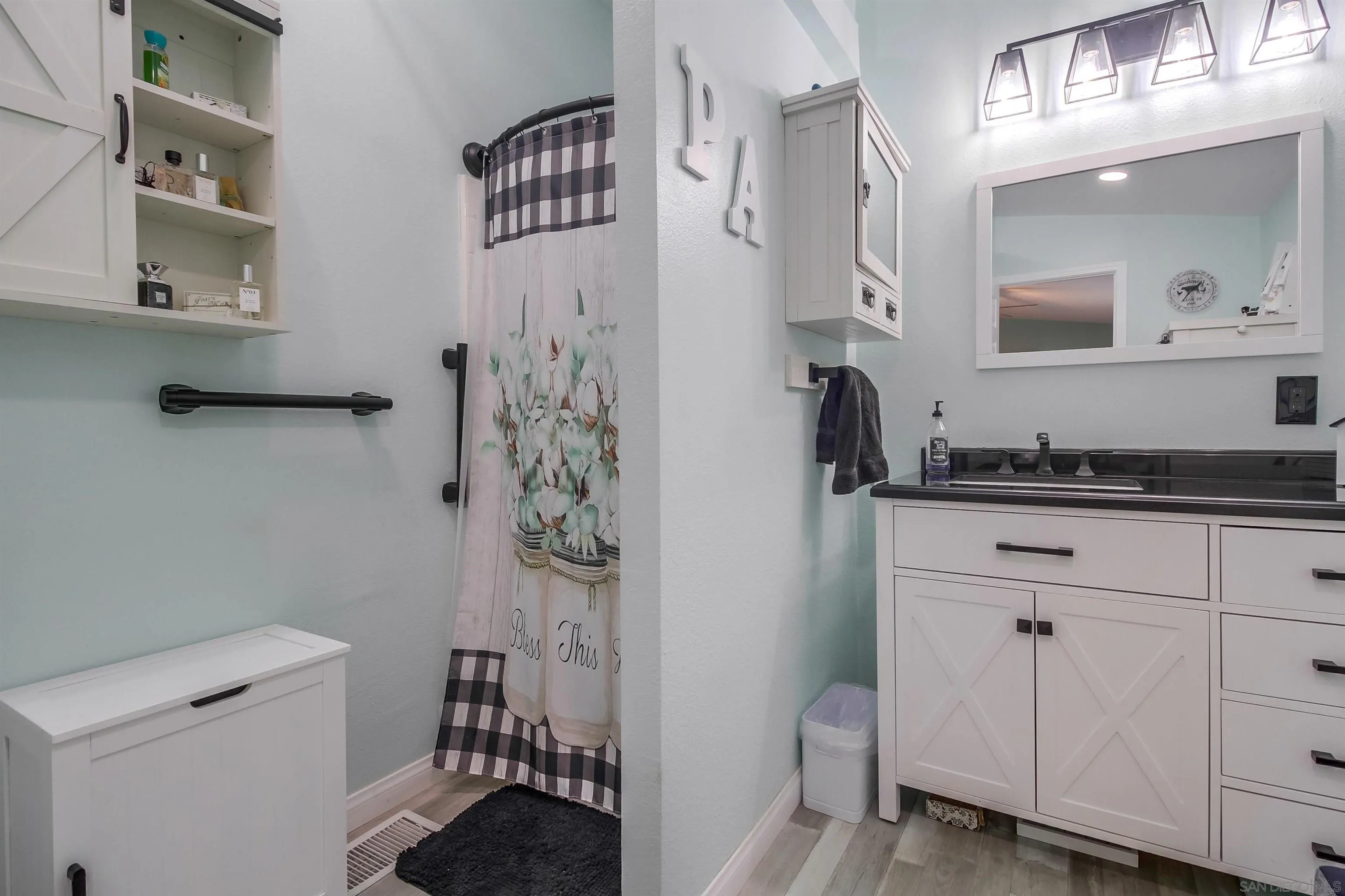 https://cdn.realtyfeed.com/cdn/127/250023083/6d7c4abcde5a773b63b9de3e22e7f3f1.webp