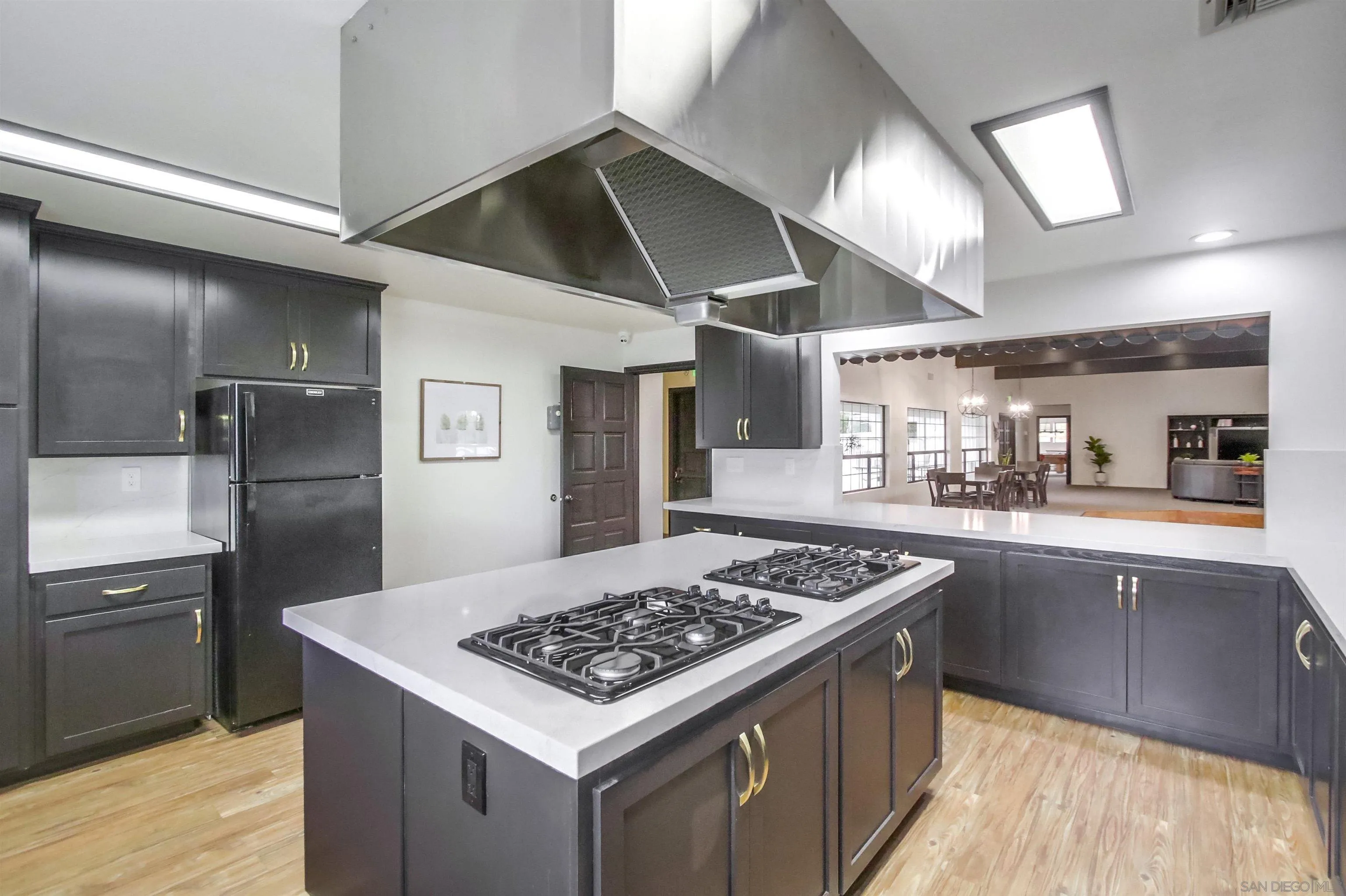 https://cdn.realtyfeed.com/cdn/127/250023083/f8de83d71fffc80d4fc99e9b30f144ad.webp