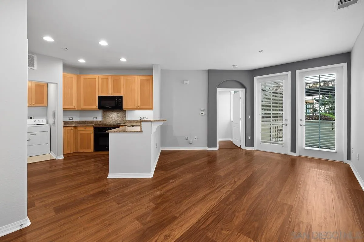 Photo #3: 250023094 Listing 