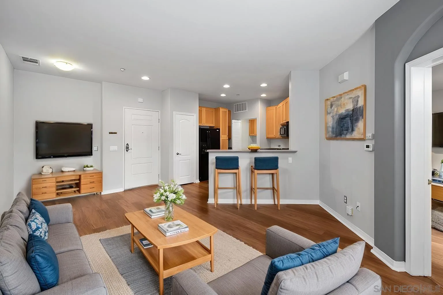 Photo #2: 250023094 Listing 