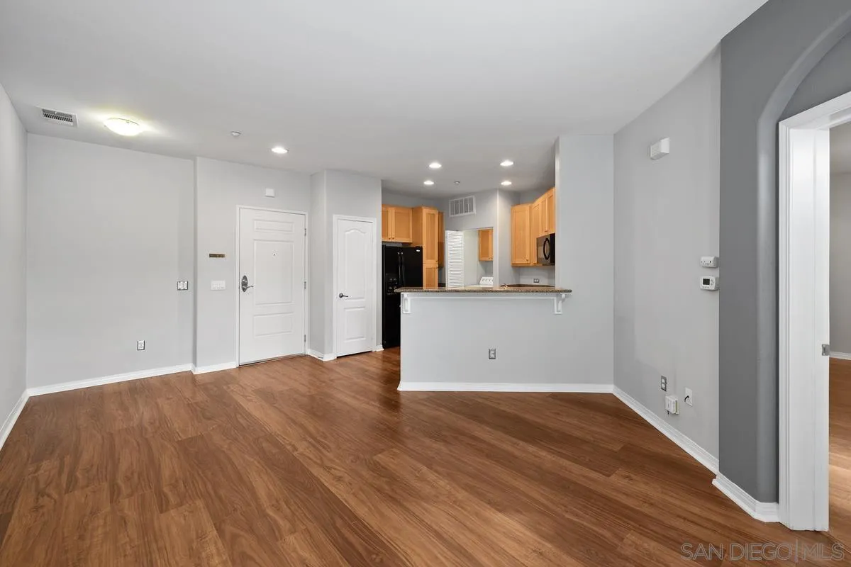 Photo #5: 250023094 Listing 