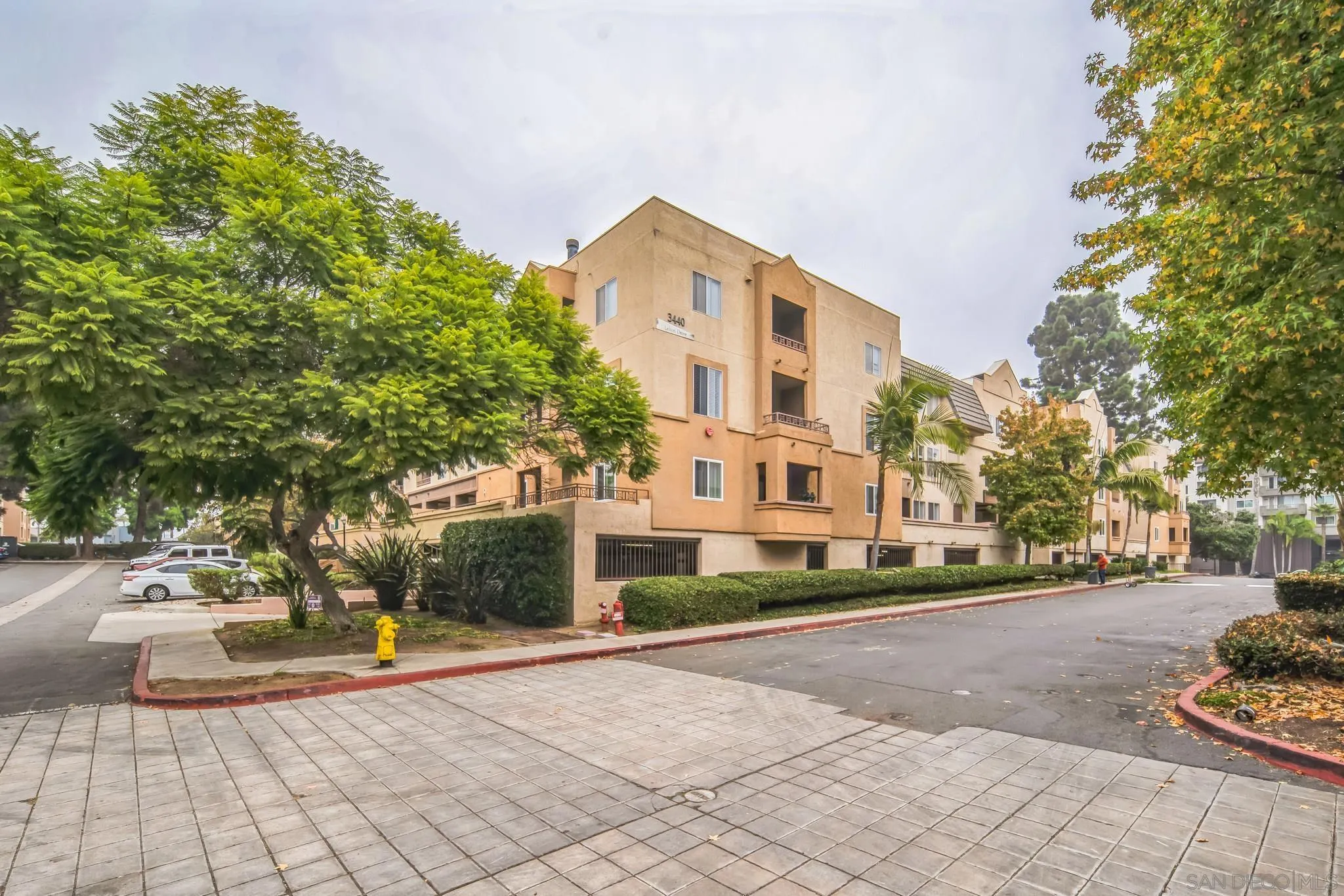 Photo #3: 250023095 Listing 