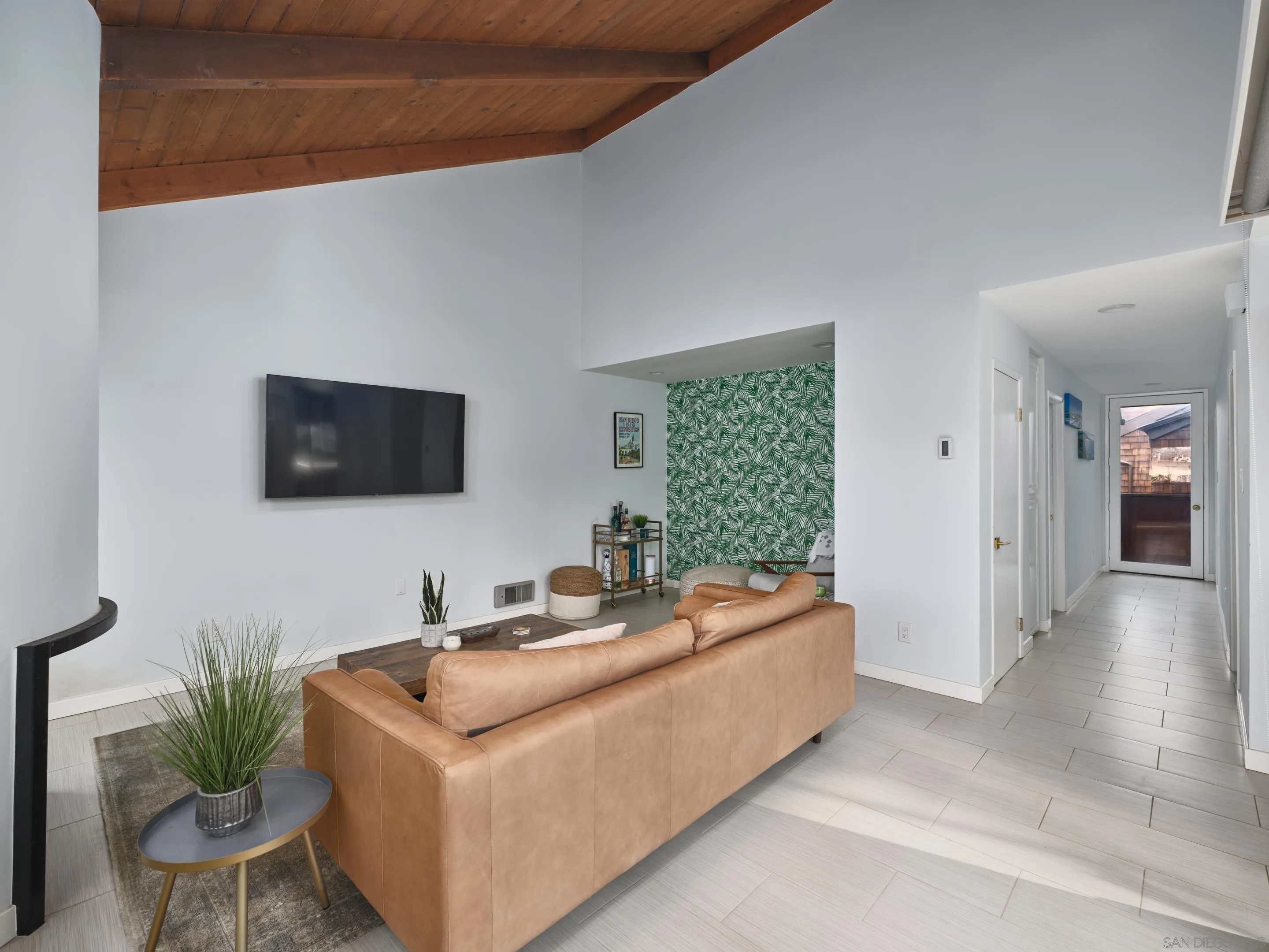 Photo #3: 250023098 Listing 