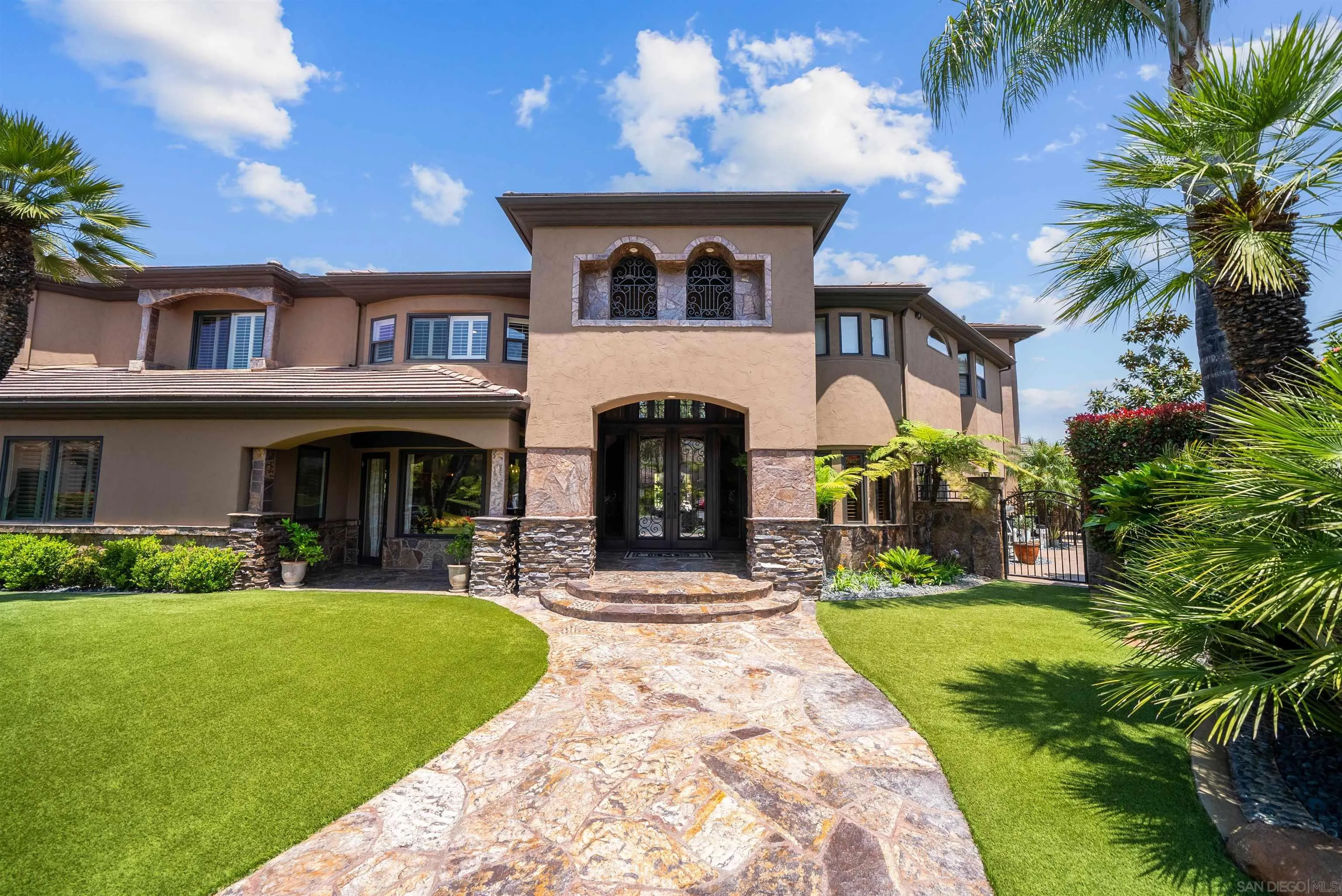 https://cdn.realtyfeed.com/cdn/127/250023121/1027b8f8105b802879d87b4bb5cc50a6.webp