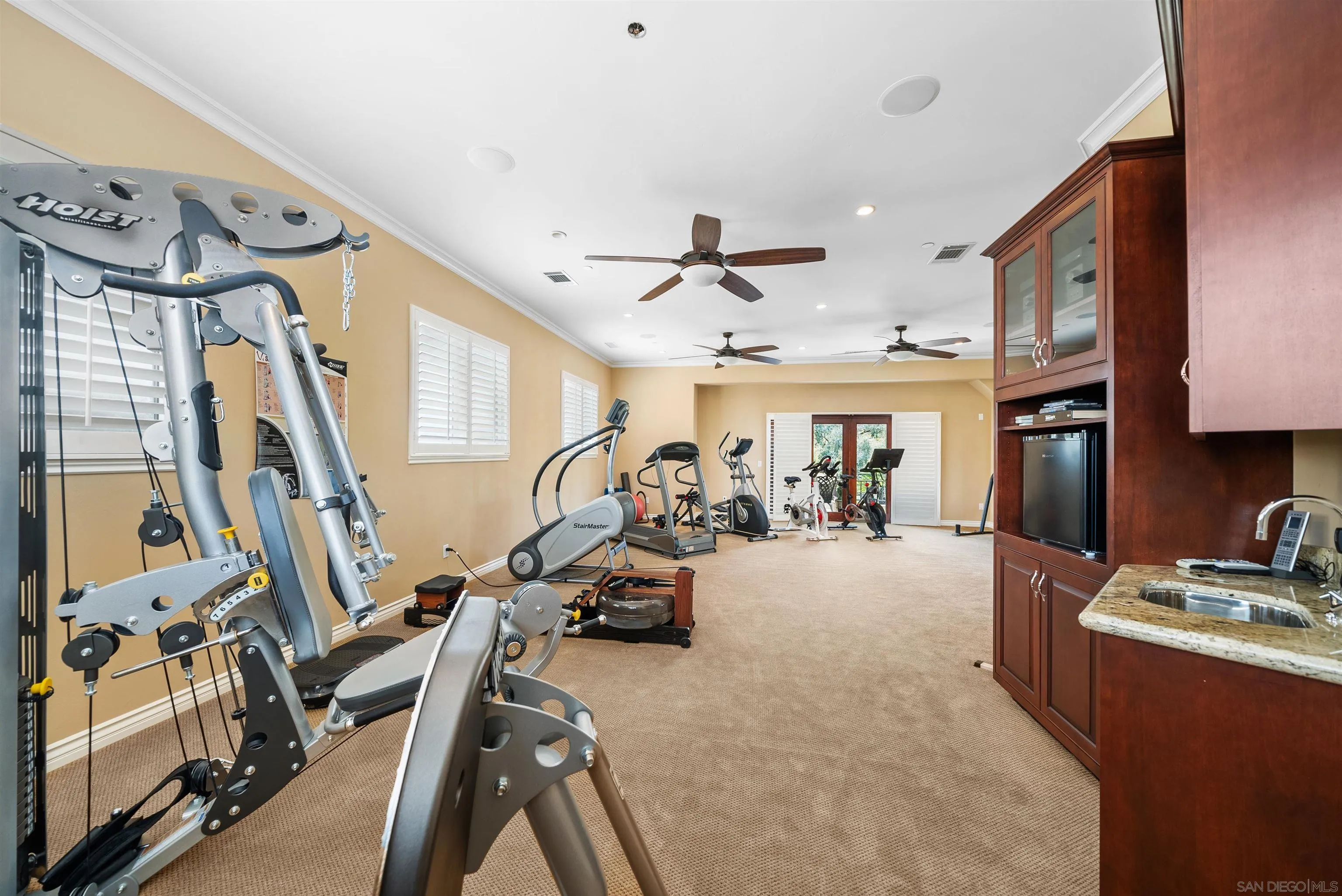 https://cdn.realtyfeed.com/cdn/127/250023121/2d814547a152958f45696cc0c2592273.webp