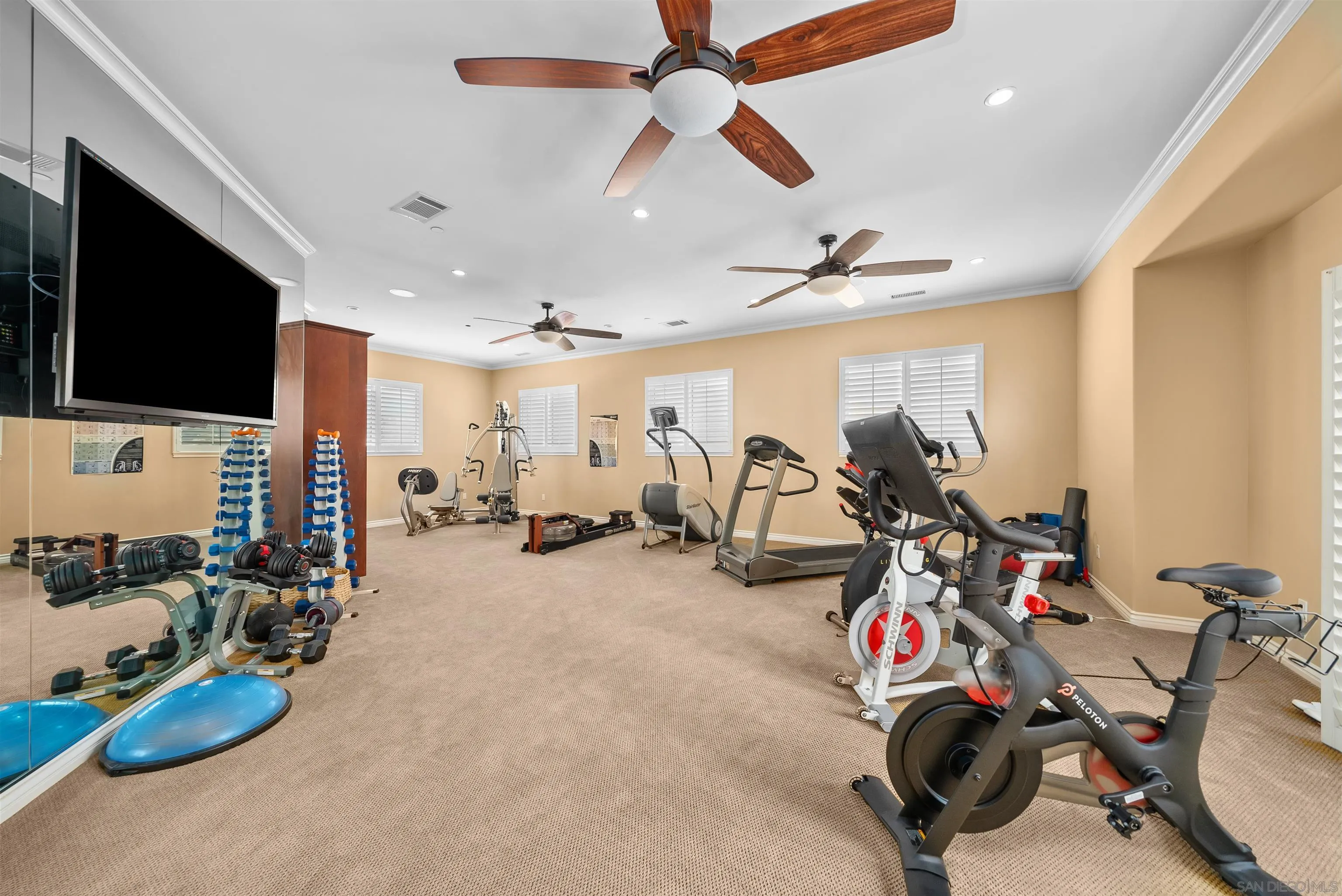 https://cdn.realtyfeed.com/cdn/127/250023121/ca91c793cc48cc605c1cab43e1abfc39.webp