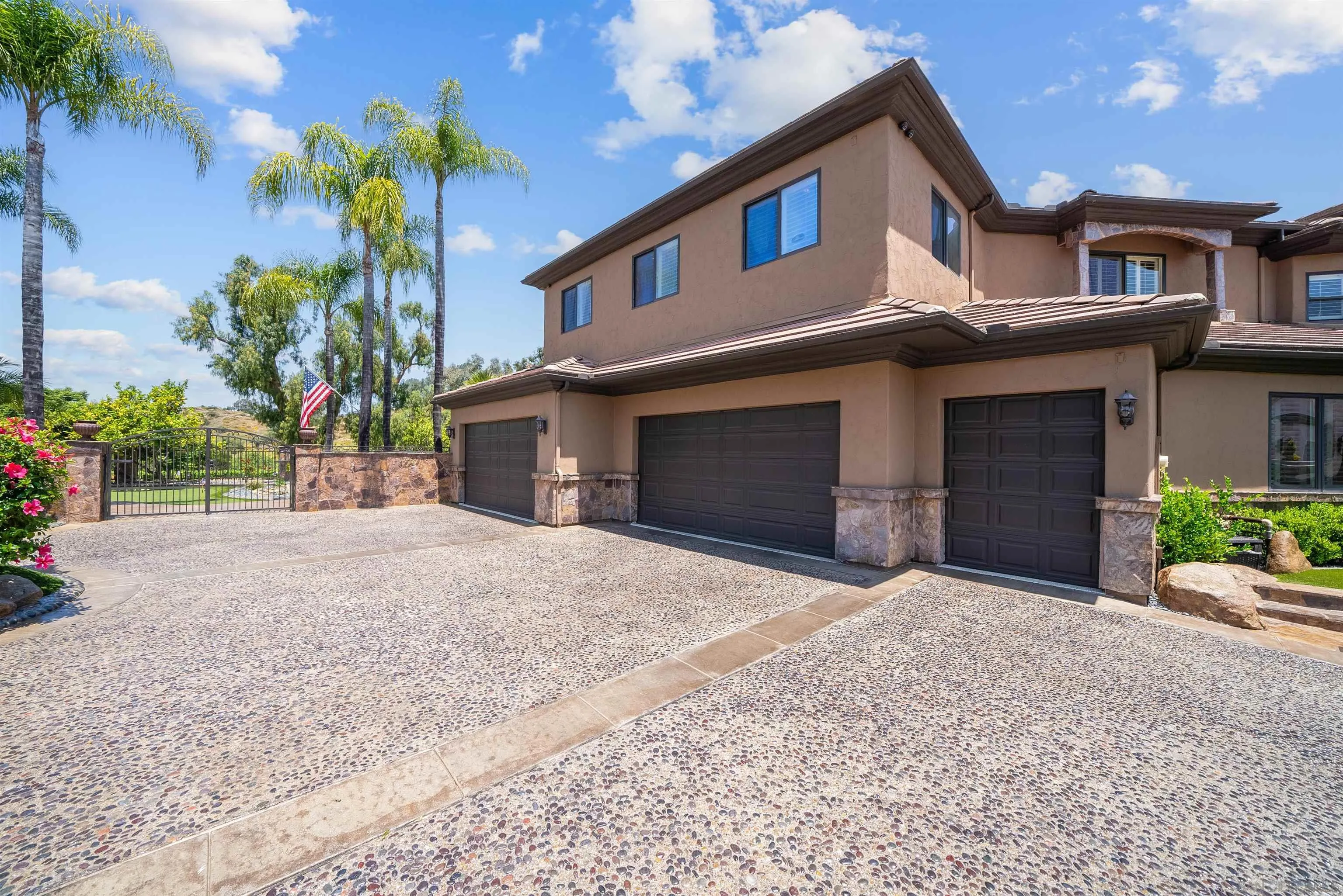 https://cdn.realtyfeed.com/cdn/127/250023121/e6f5bf8b3cfed866621c503838528f95.webp