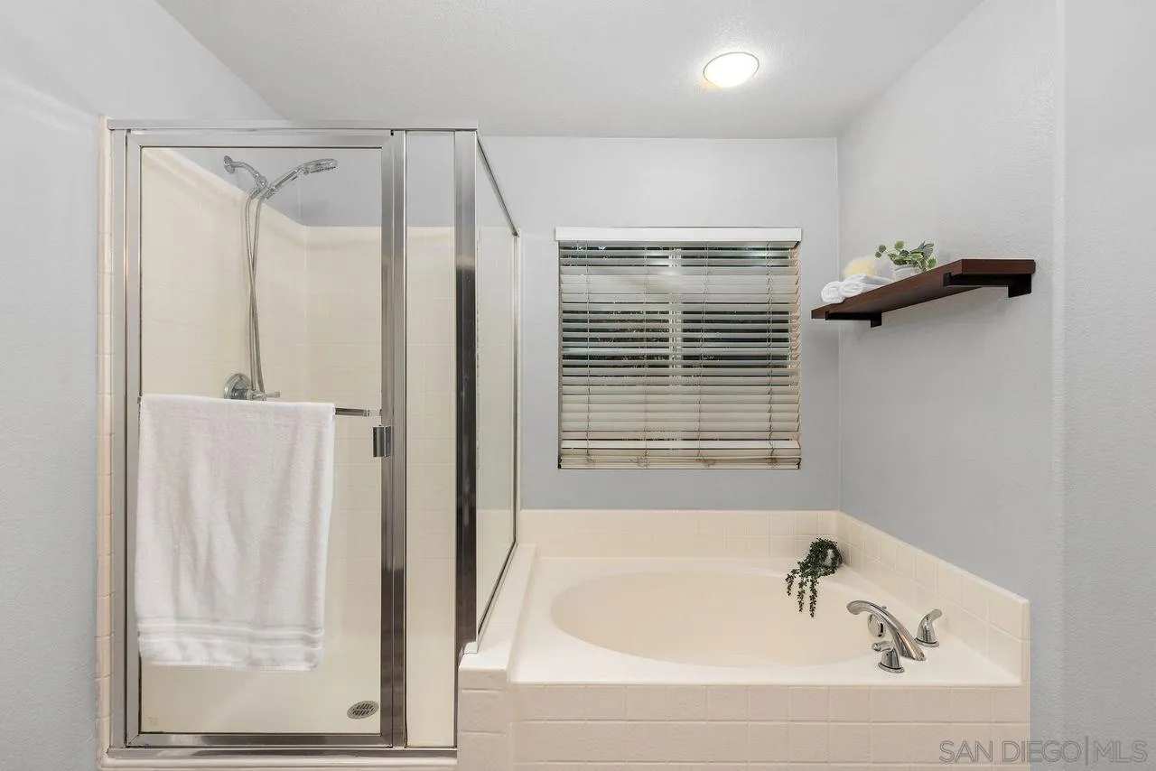 https://cdn.realtyfeed.com/cdn/127/250023123/41a1cddb3c86905ca9478d12fbbb832e.webp