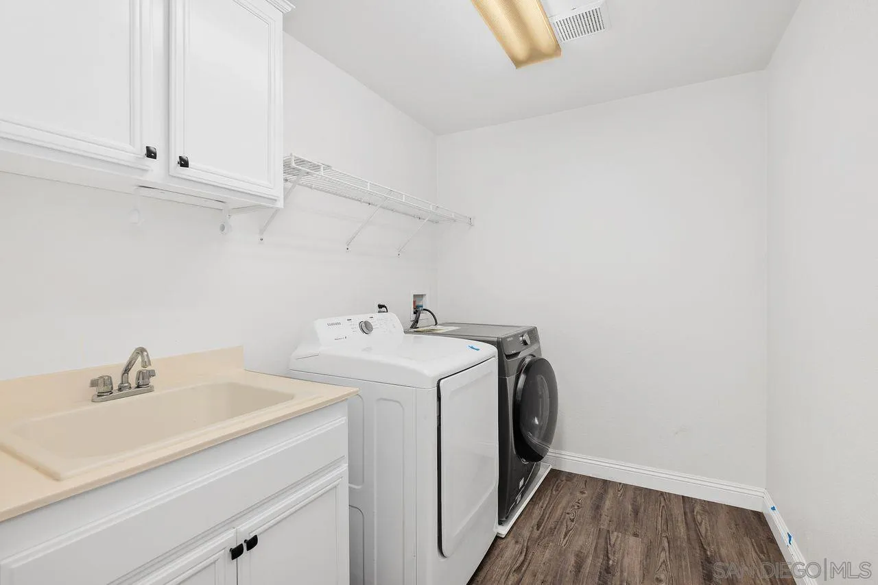 https://cdn.realtyfeed.com/cdn/127/250023123/cb528c9a0ef842e311972a0fee0dd39d.webp