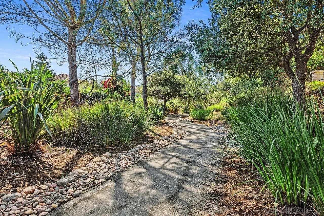 https://cdn.realtyfeed.com/cdn/127/250023123/cc3e1d3bb5334c0af1a3791789c6797e.webp