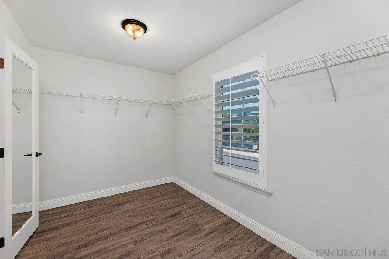https://cdn.realtyfeed.com/cdn/127/250023123/fb42b556c96d440ac5b0c77ca2af7b81.webp