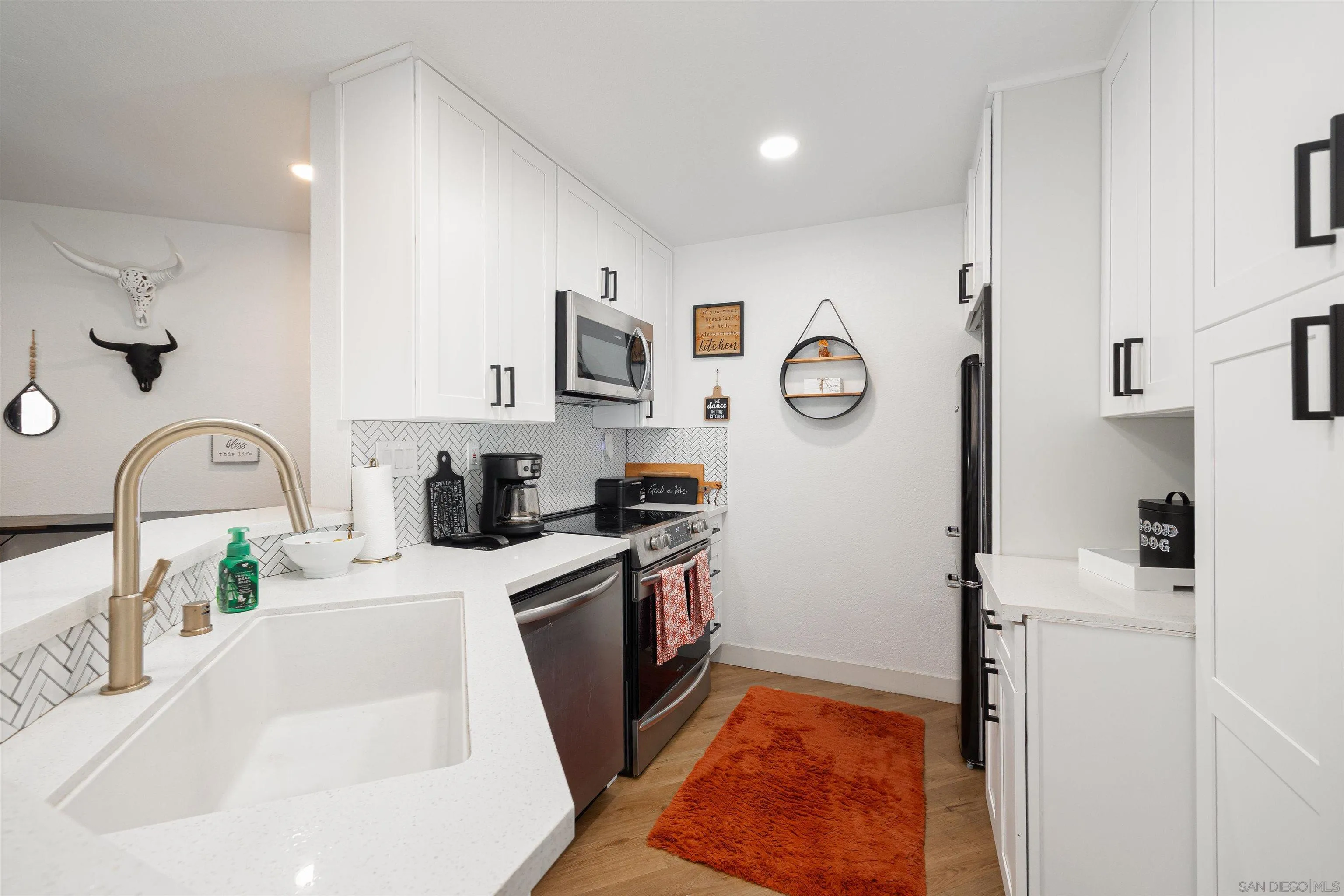 Photo #6: 250023131 Listing 