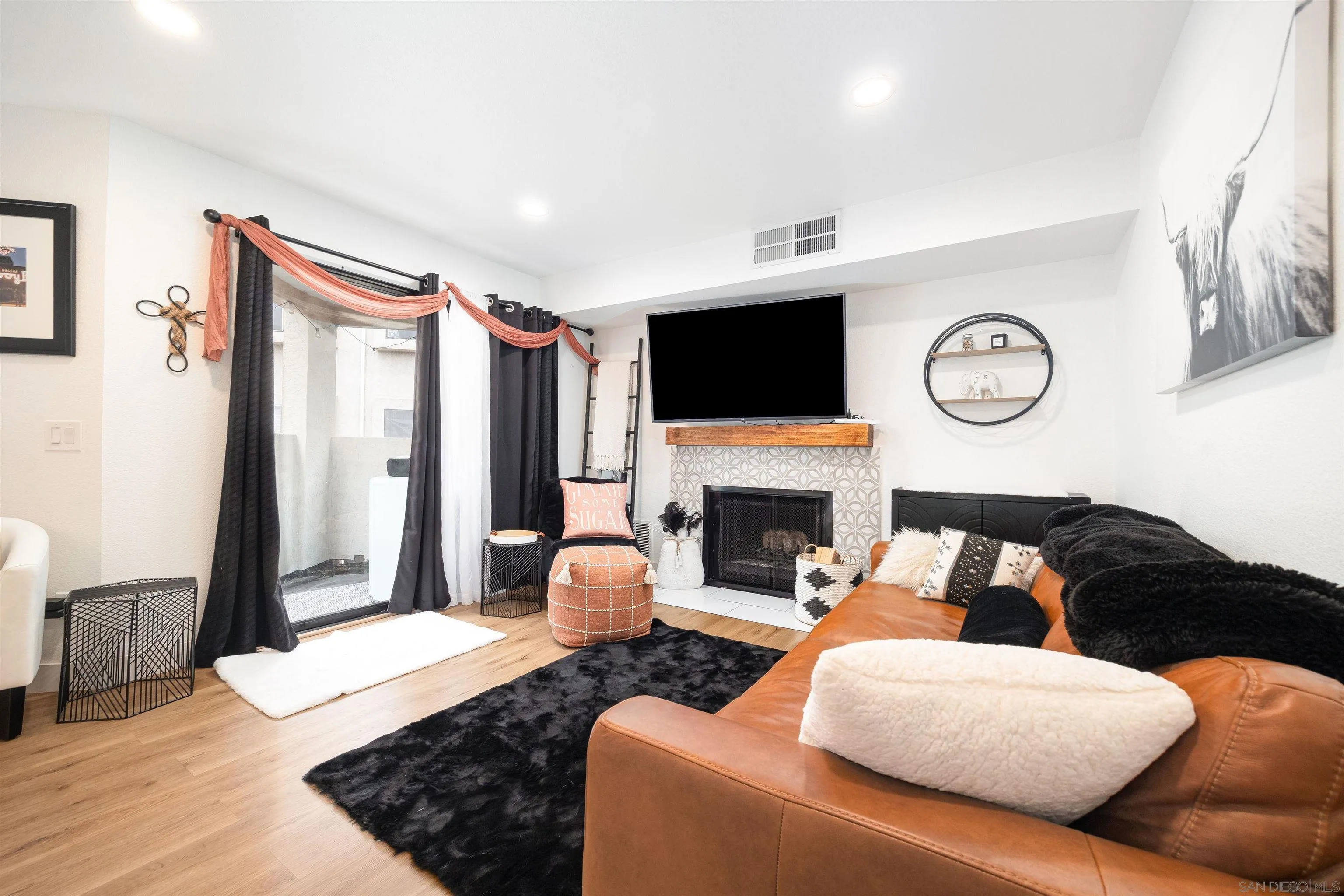 Photo #2: 250023131 Listing 